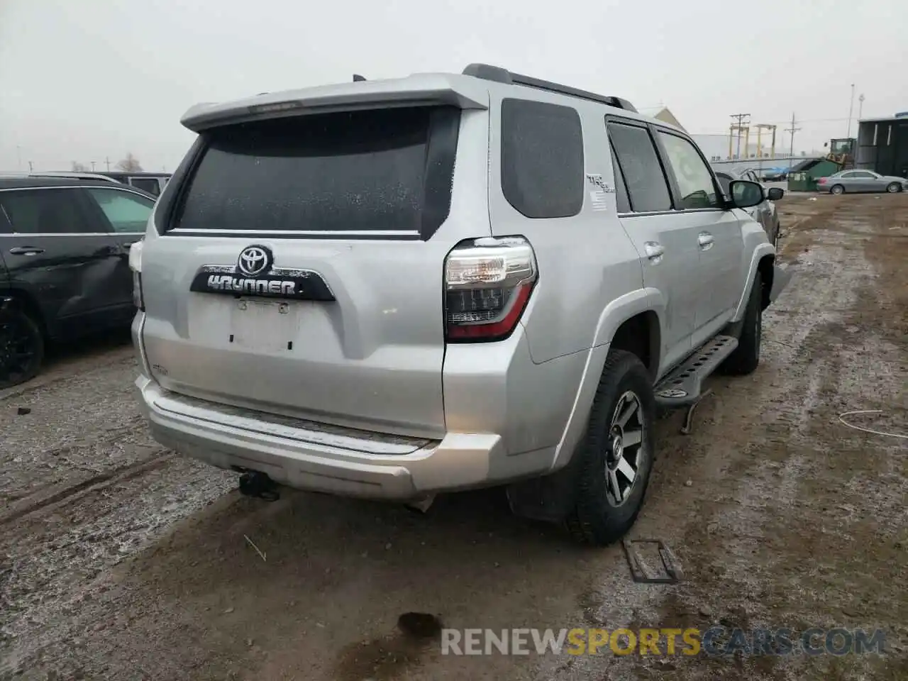 4 Photograph of a damaged car JTEPU5JR8M5856227 TOYOTA 4RUNNER 2021