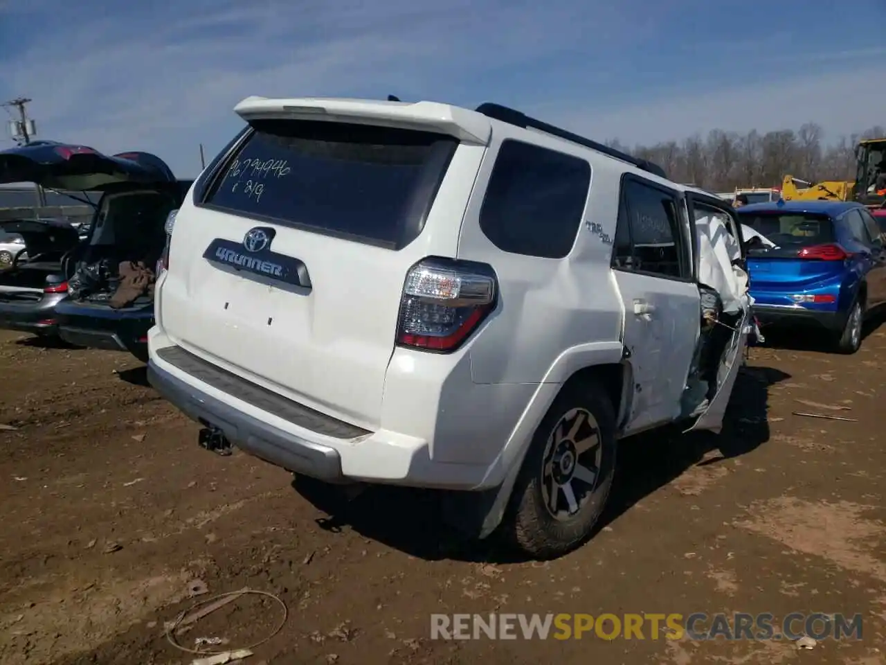 4 Photograph of a damaged car JTEPU5JR8M5933274 TOYOTA 4RUNNER 2021