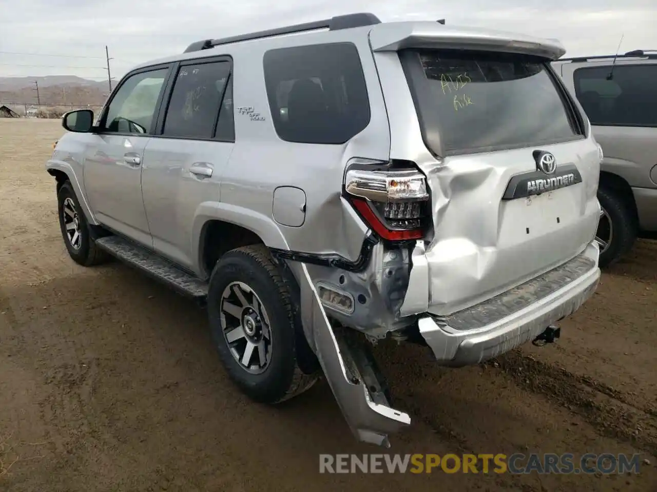 3 Photograph of a damaged car JTEPU5JR9M5905015 TOYOTA 4RUNNER 2021