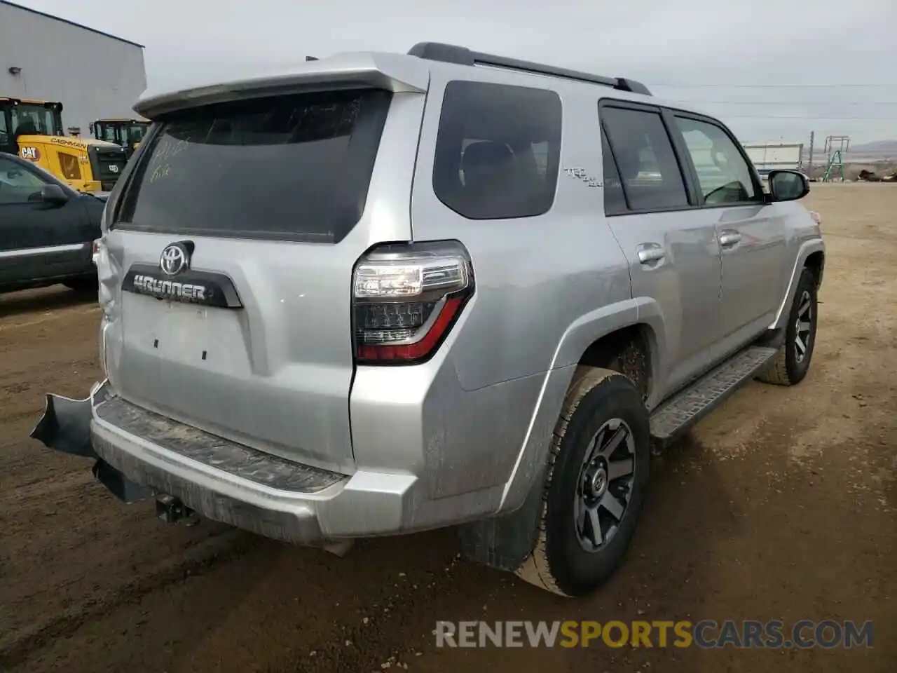 4 Photograph of a damaged car JTEPU5JR9M5905015 TOYOTA 4RUNNER 2021