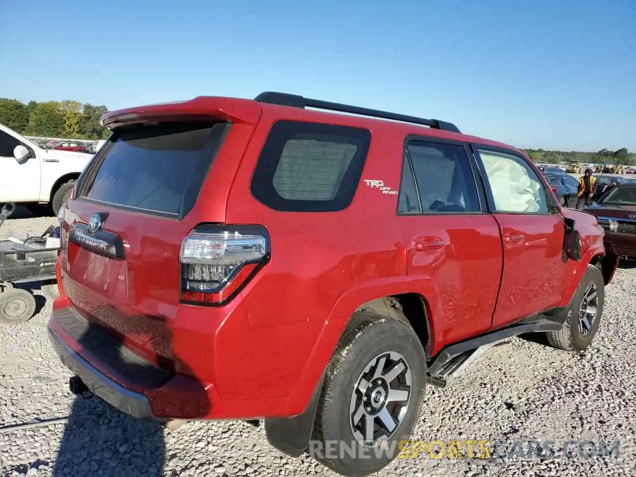 4 Photograph of a damaged car JTEPU5JR9M5928942 TOYOTA 4RUNNER 2021