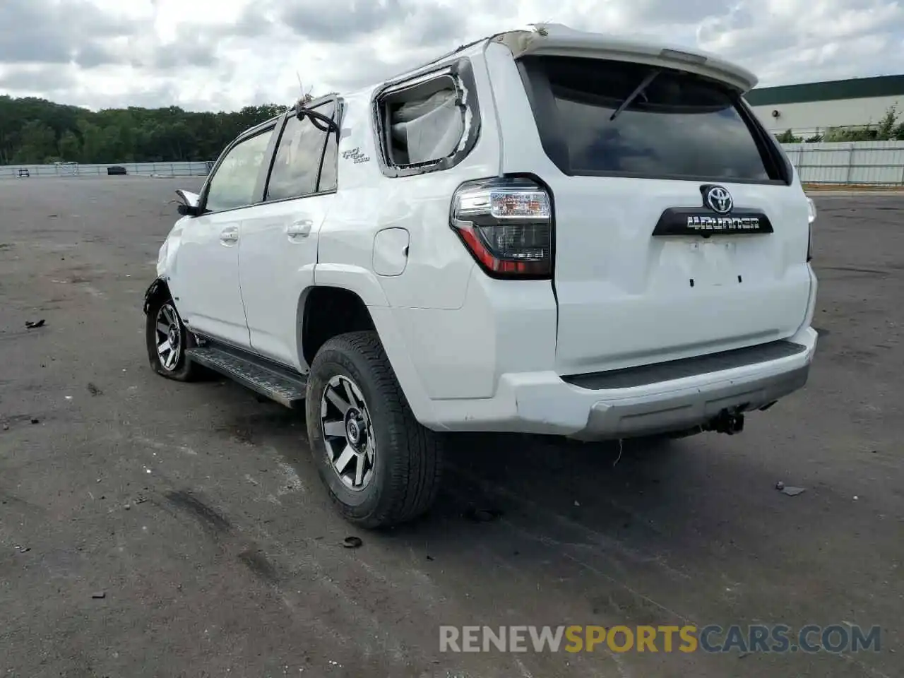 3 Photograph of a damaged car JTEPU5JR9M5932084 TOYOTA 4RUNNER 2021