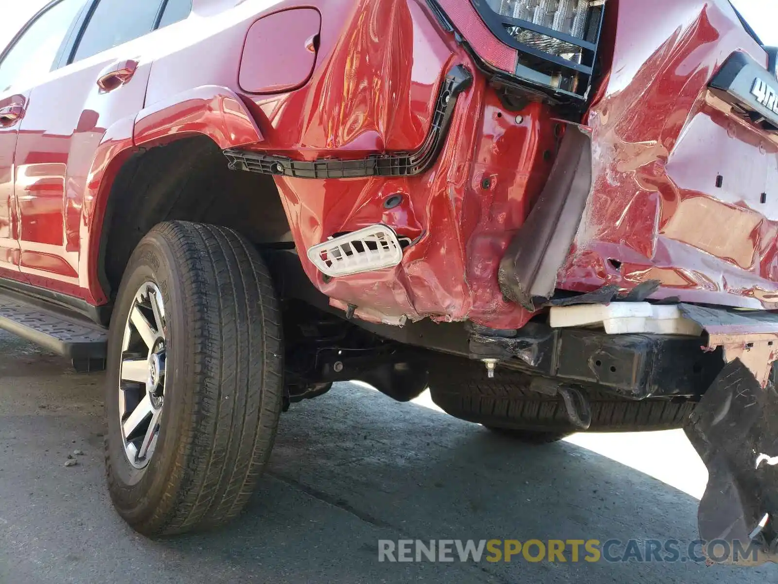 9 Photograph of a damaged car JTEPU5JRXM5902902 TOYOTA 4RUNNER 2021