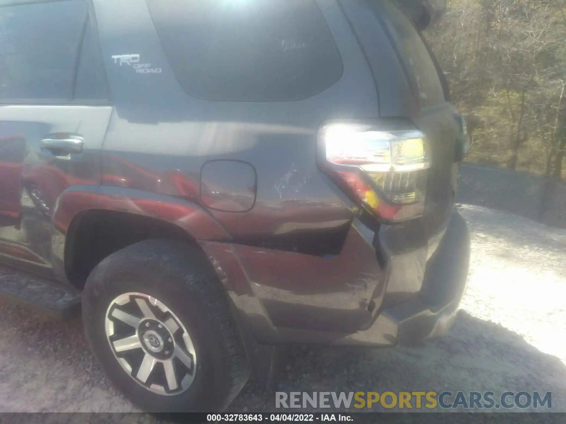 6 Photograph of a damaged car JTEPU5JRXM5932689 TOYOTA 4RUNNER 2021