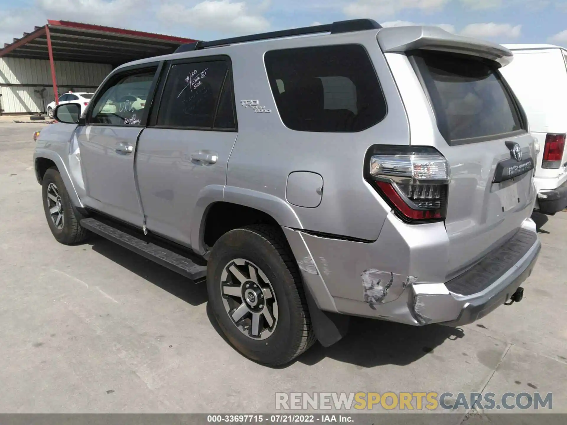 3 Photograph of a damaged car JTEPU5JRXM5932711 TOYOTA 4RUNNER 2021