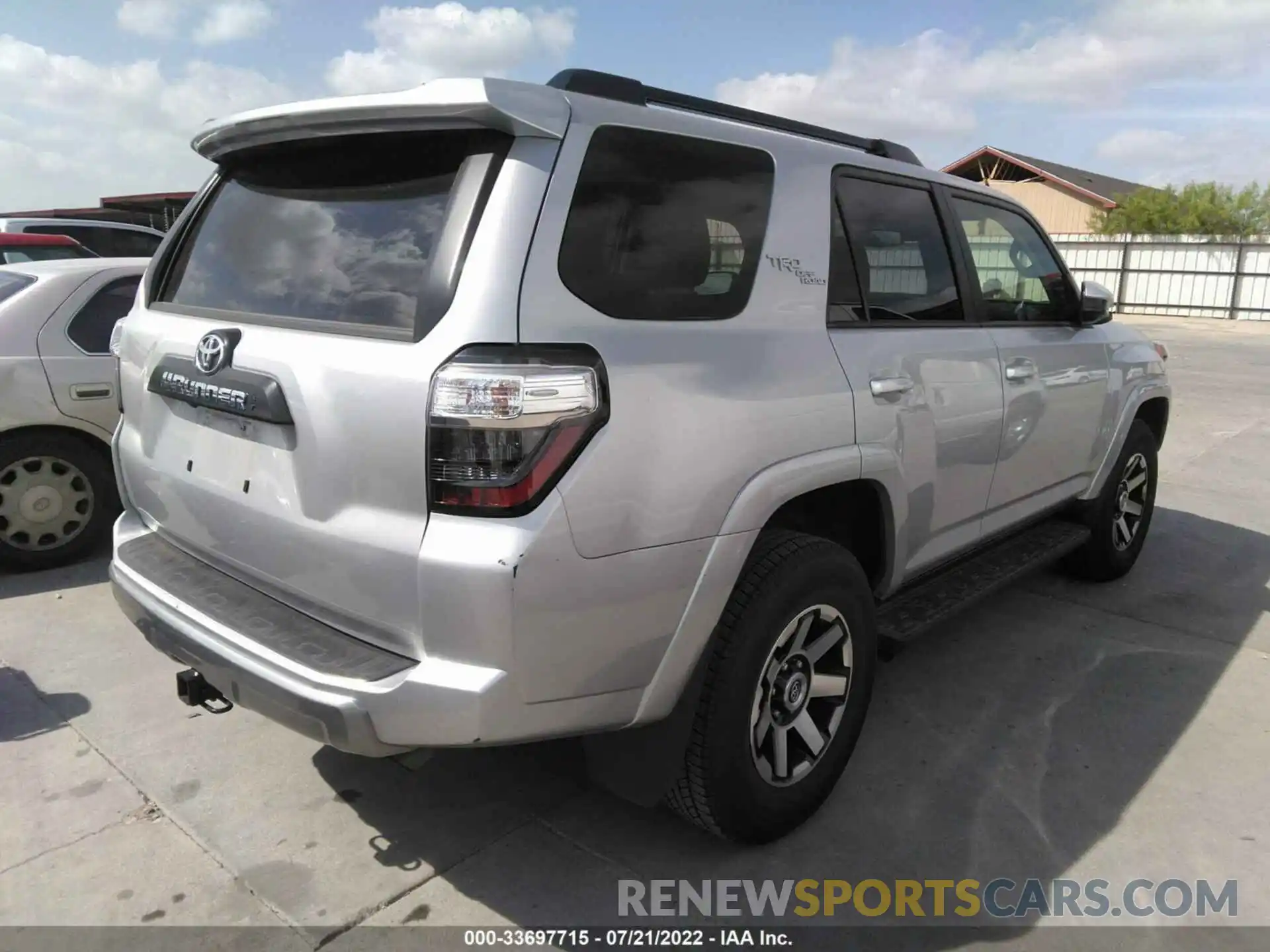 4 Photograph of a damaged car JTEPU5JRXM5932711 TOYOTA 4RUNNER 2021