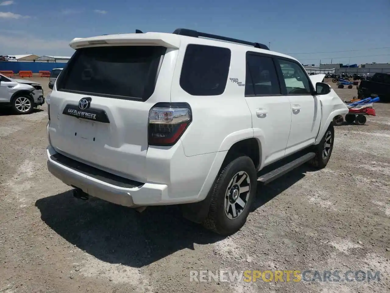 4 Photograph of a damaged car JTERU5JR0M5935299 TOYOTA 4RUNNER 2021