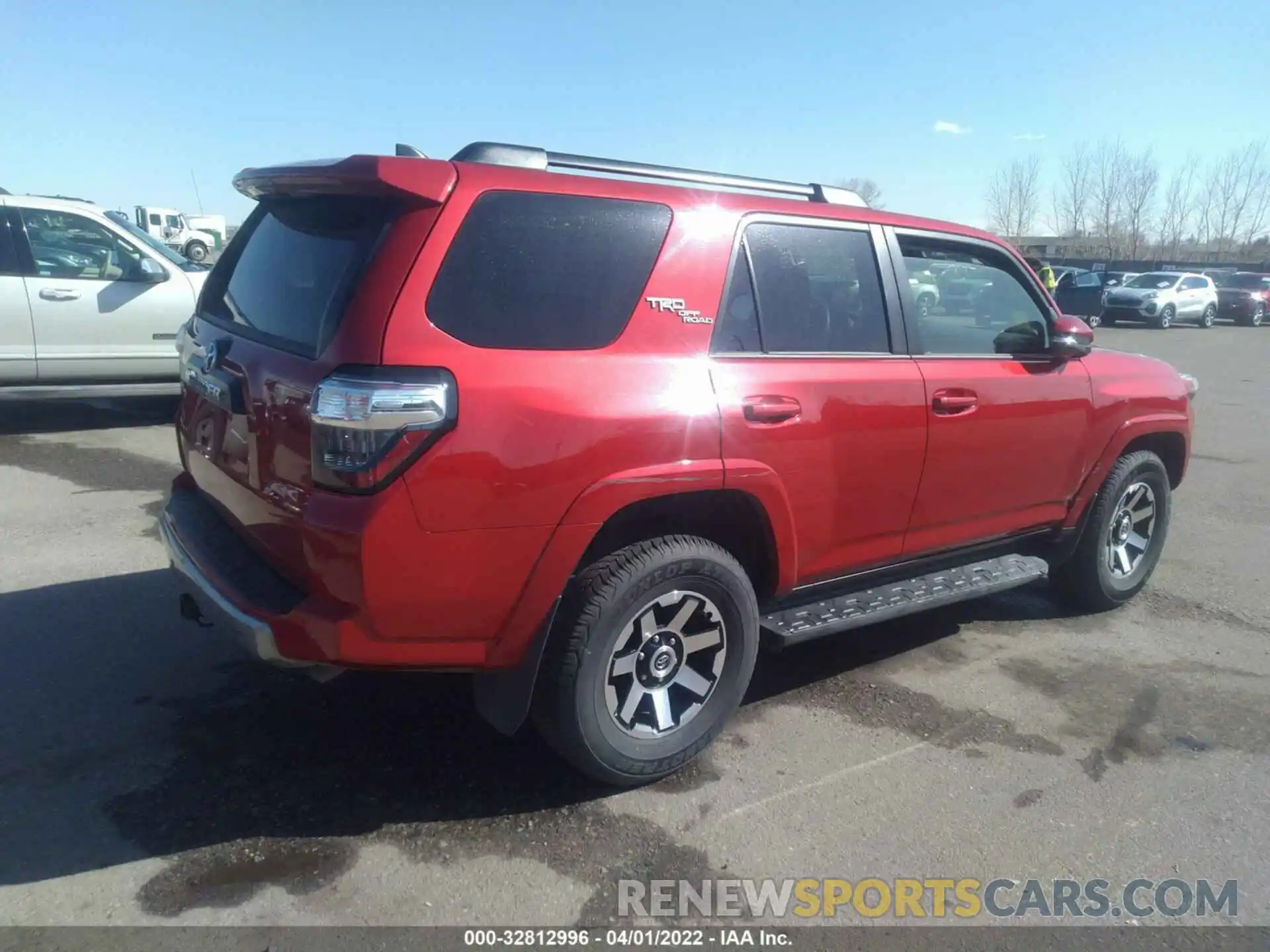 4 Photograph of a damaged car JTERU5JR1M5919063 TOYOTA 4RUNNER 2021