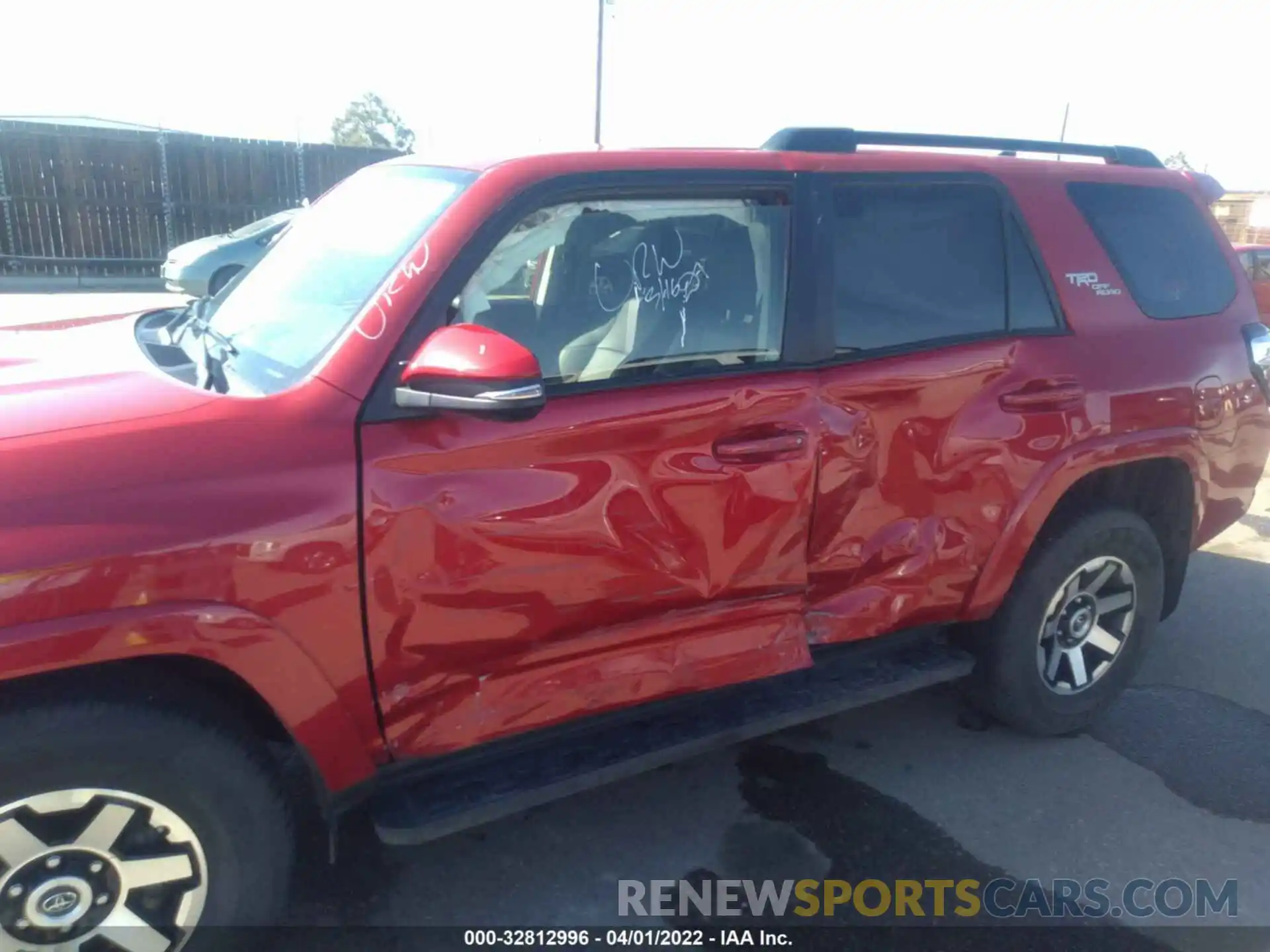 6 Photograph of a damaged car JTERU5JR1M5919063 TOYOTA 4RUNNER 2021