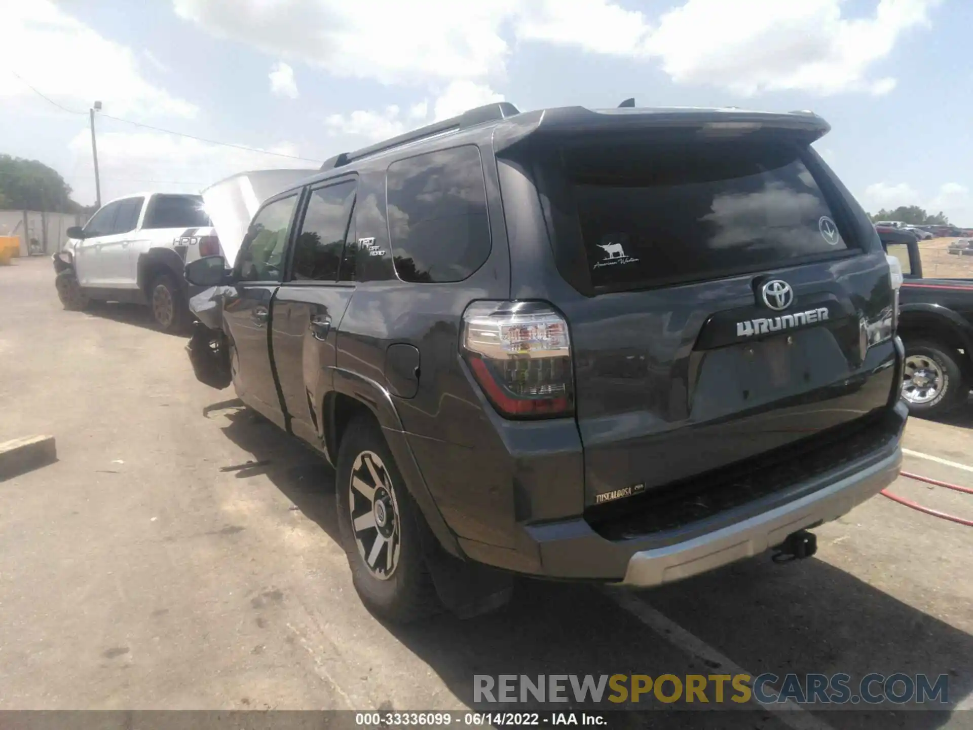 3 Photograph of a damaged car JTERU5JR2M5846513 TOYOTA 4RUNNER 2021