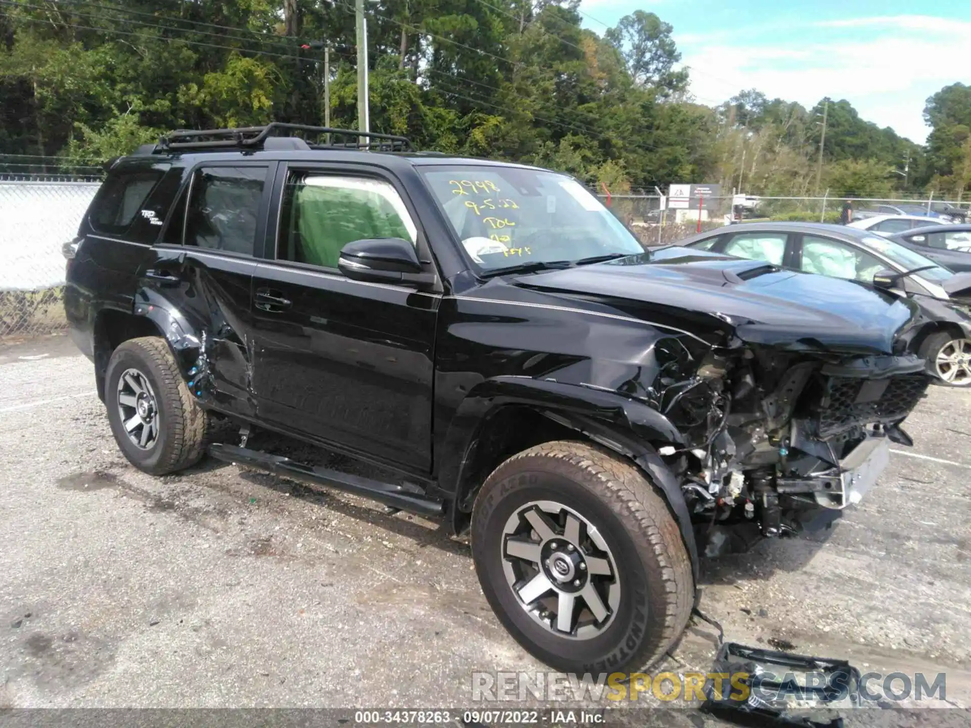 1 Photograph of a damaged car JTERU5JR2M5859987 TOYOTA 4RUNNER 2021