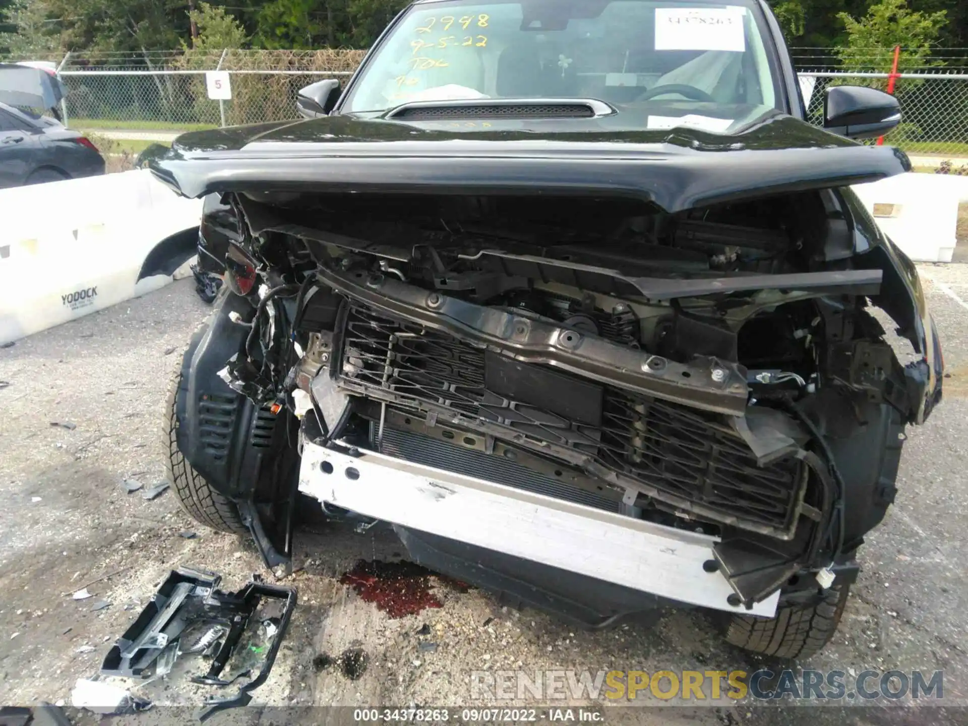 6 Photograph of a damaged car JTERU5JR2M5859987 TOYOTA 4RUNNER 2021