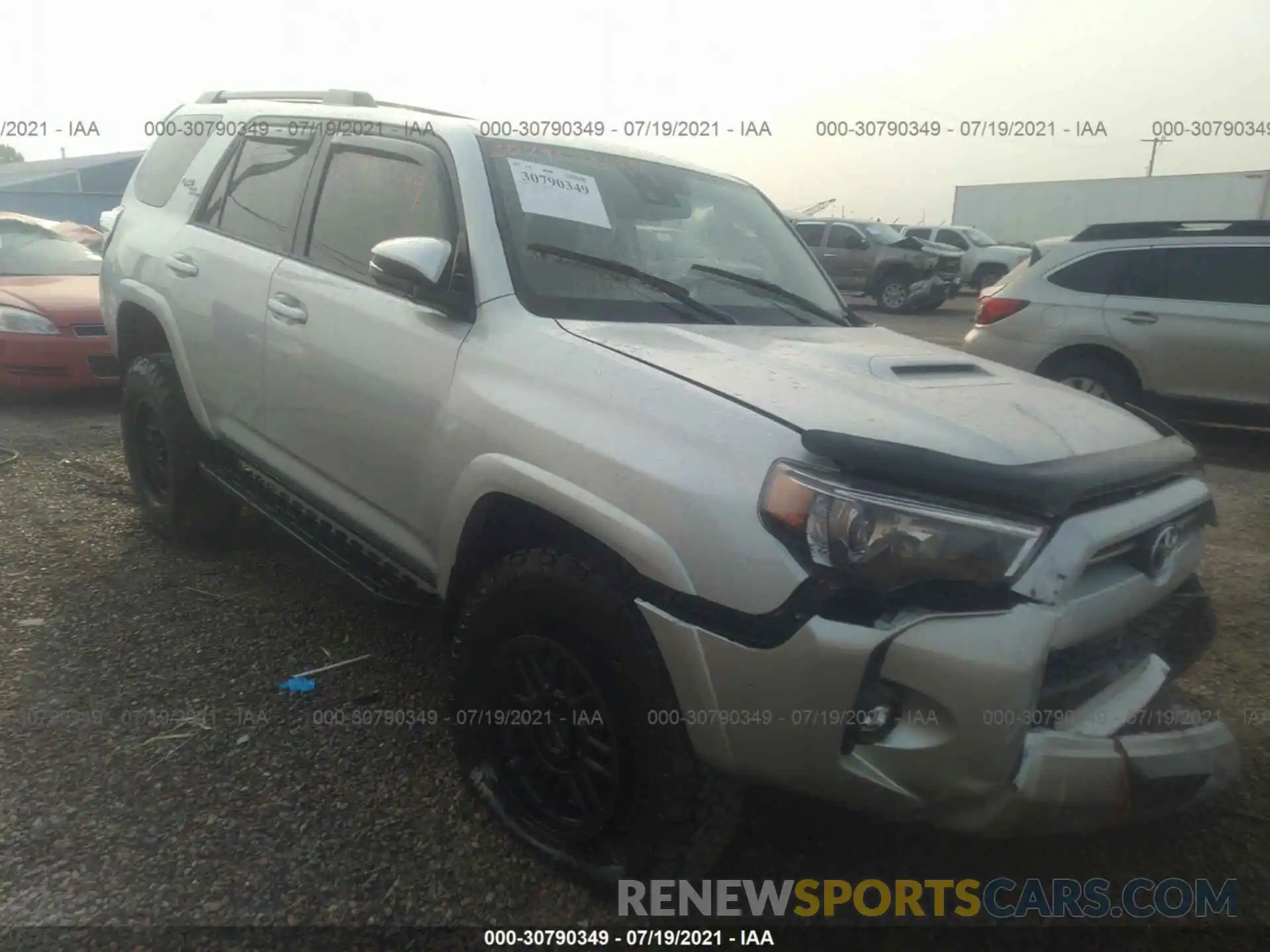 1 Photograph of a damaged car JTERU5JR2M5871122 TOYOTA 4RUNNER 2021