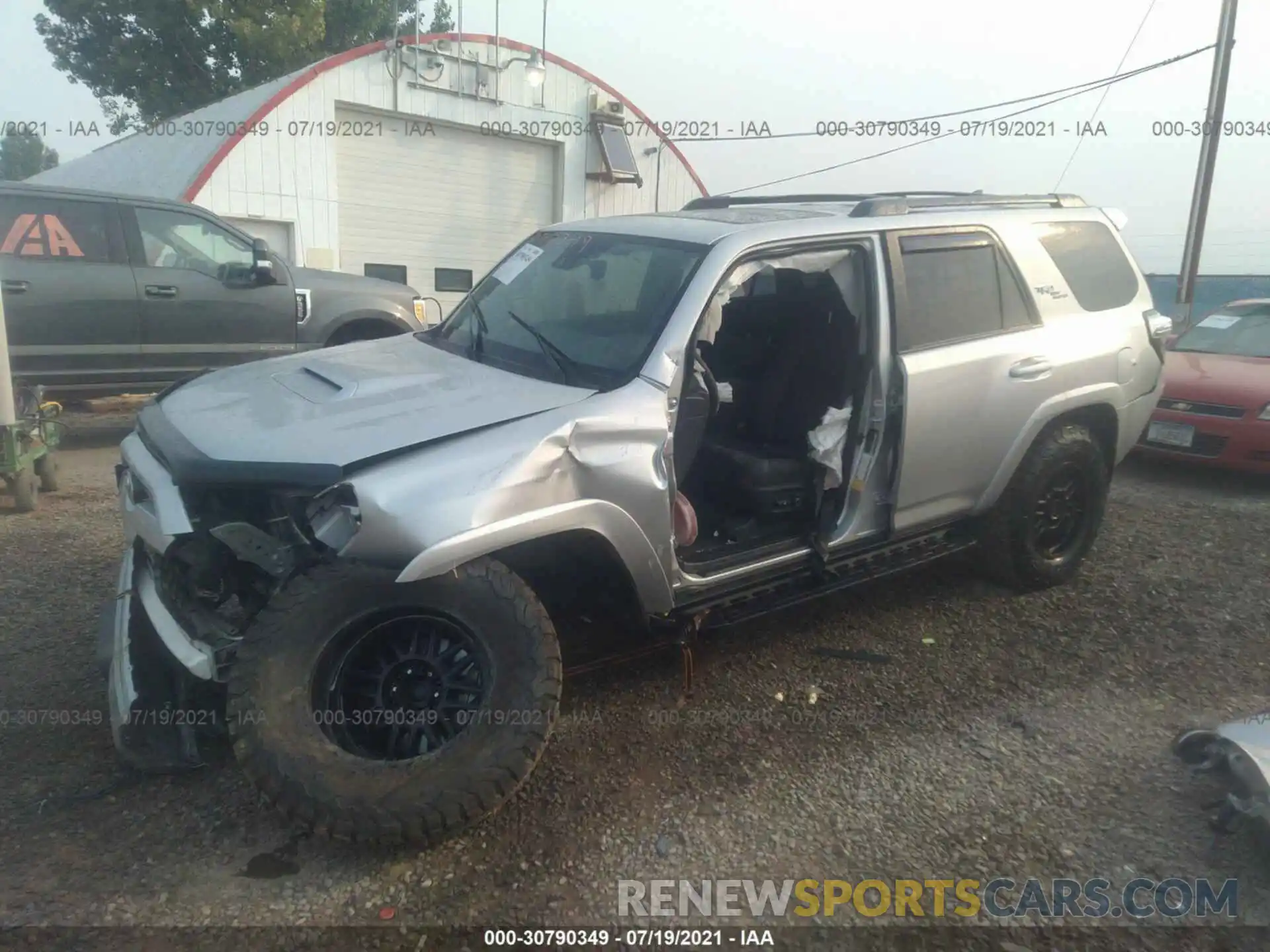 2 Photograph of a damaged car JTERU5JR2M5871122 TOYOTA 4RUNNER 2021