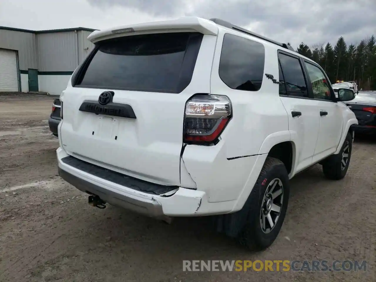 4 Photograph of a damaged car JTERU5JR2M5875042 TOYOTA 4RUNNER 2021