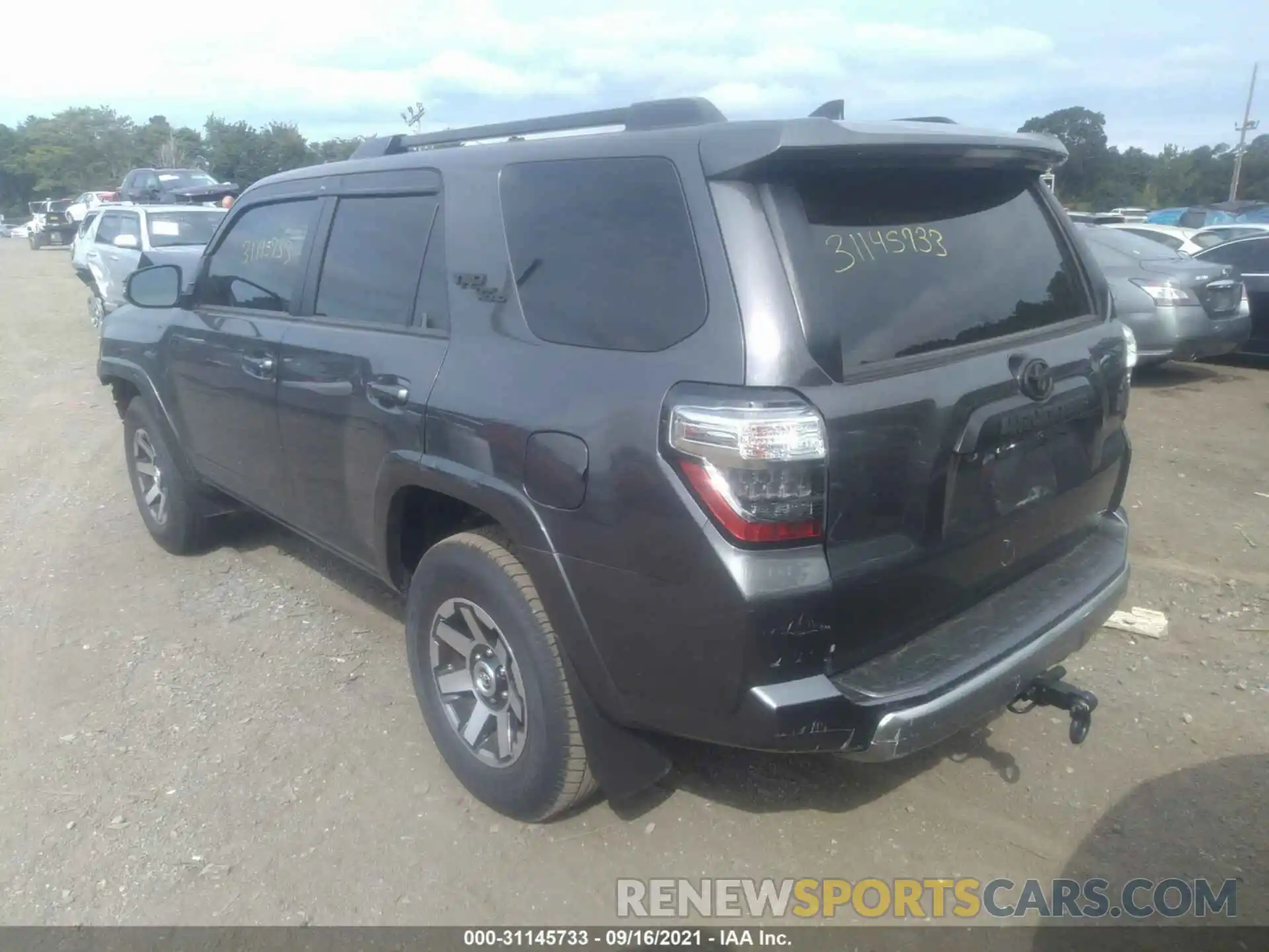 3 Photograph of a damaged car JTERU5JR2M5875347 TOYOTA 4RUNNER 2021