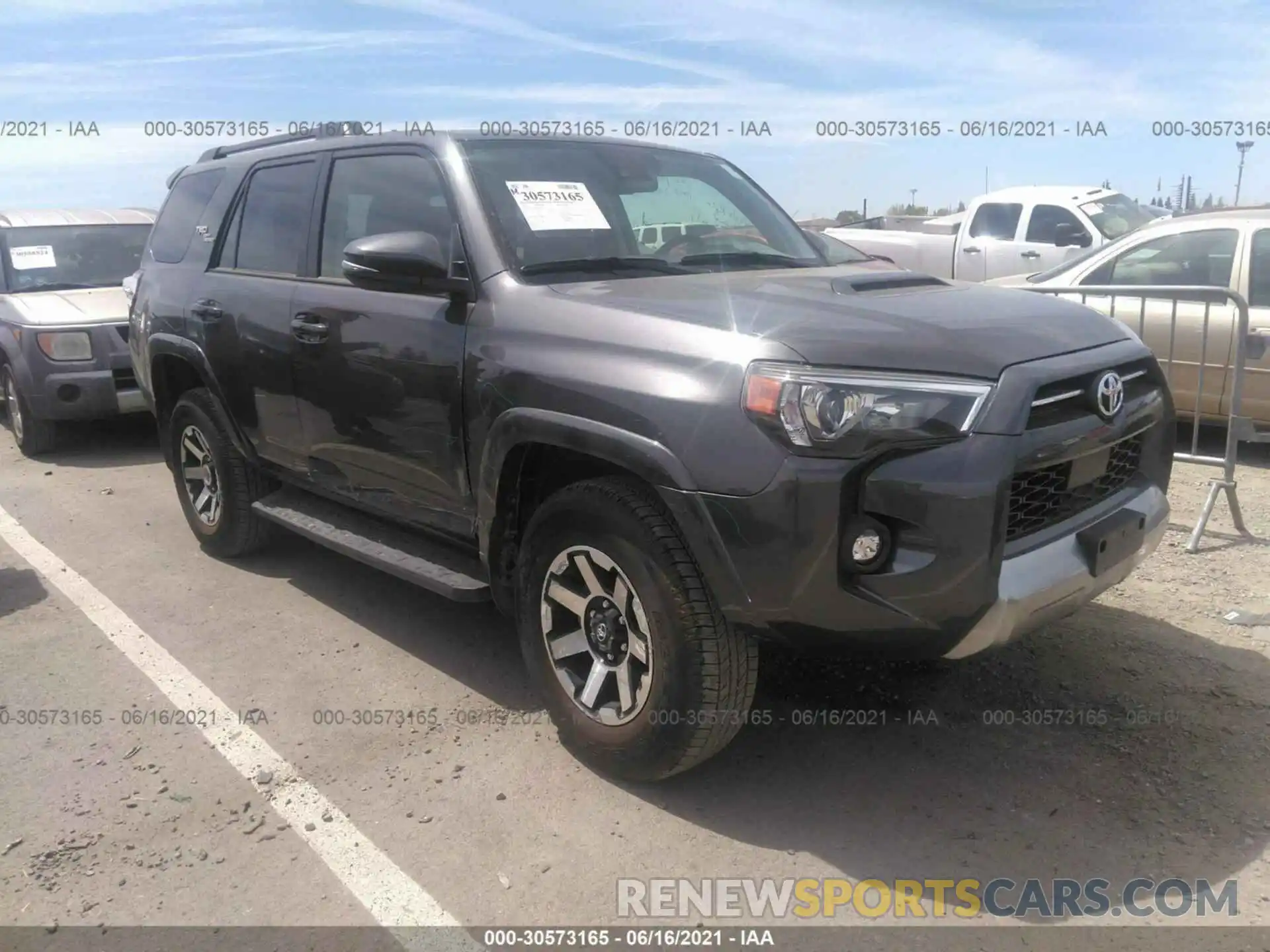 1 Photograph of a damaged car JTERU5JR2M5908119 TOYOTA 4RUNNER 2021