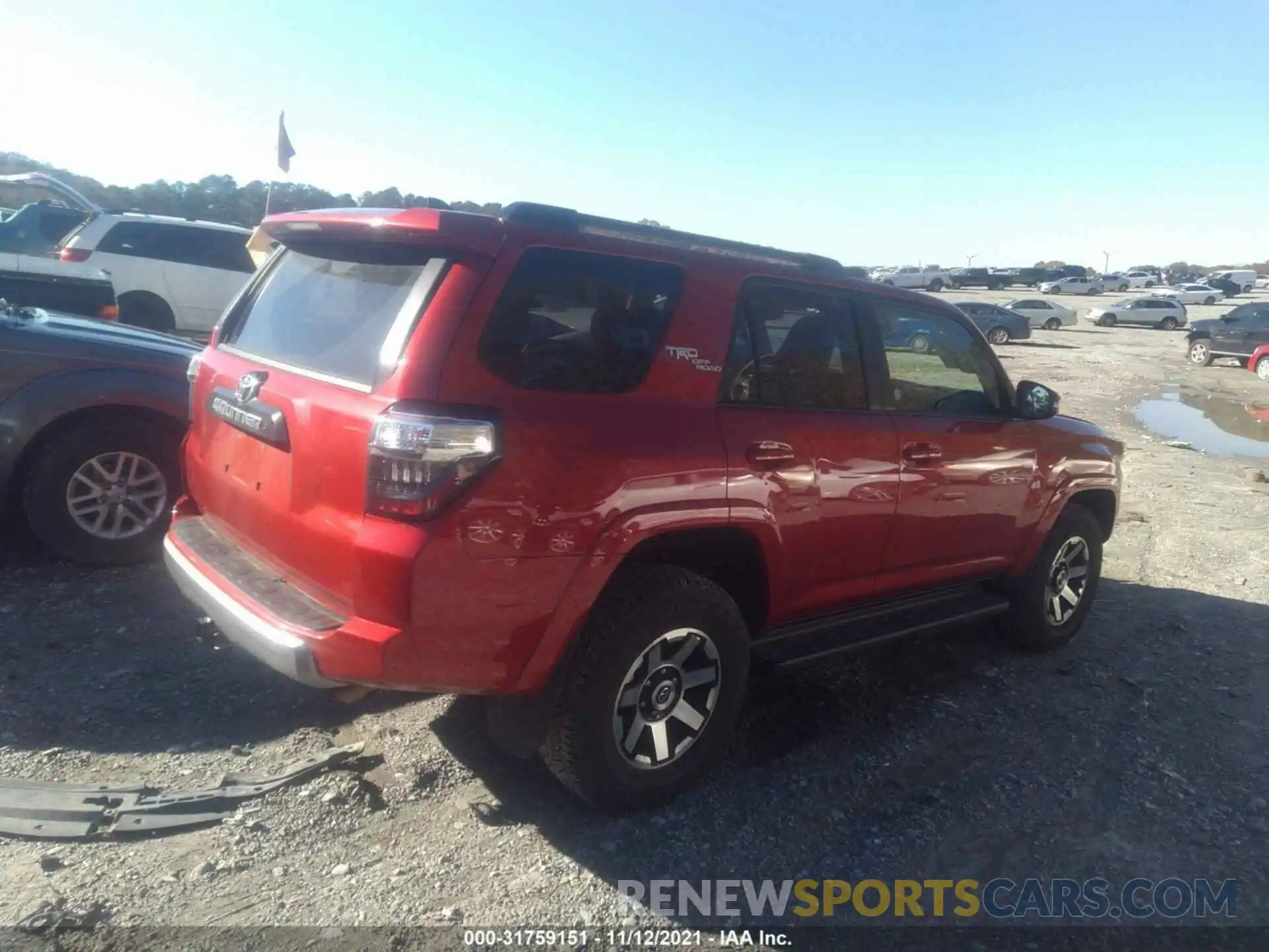 4 Photograph of a damaged car JTERU5JR2M5924207 TOYOTA 4RUNNER 2021