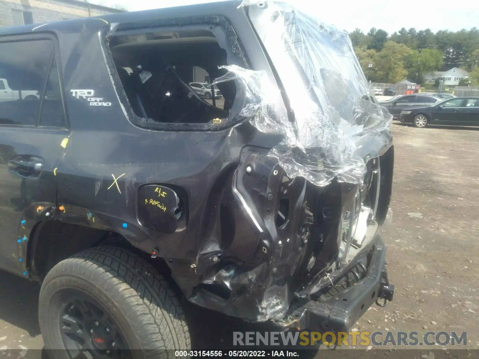 6 Photograph of a damaged car JTERU5JR2M5927298 TOYOTA 4RUNNER 2021