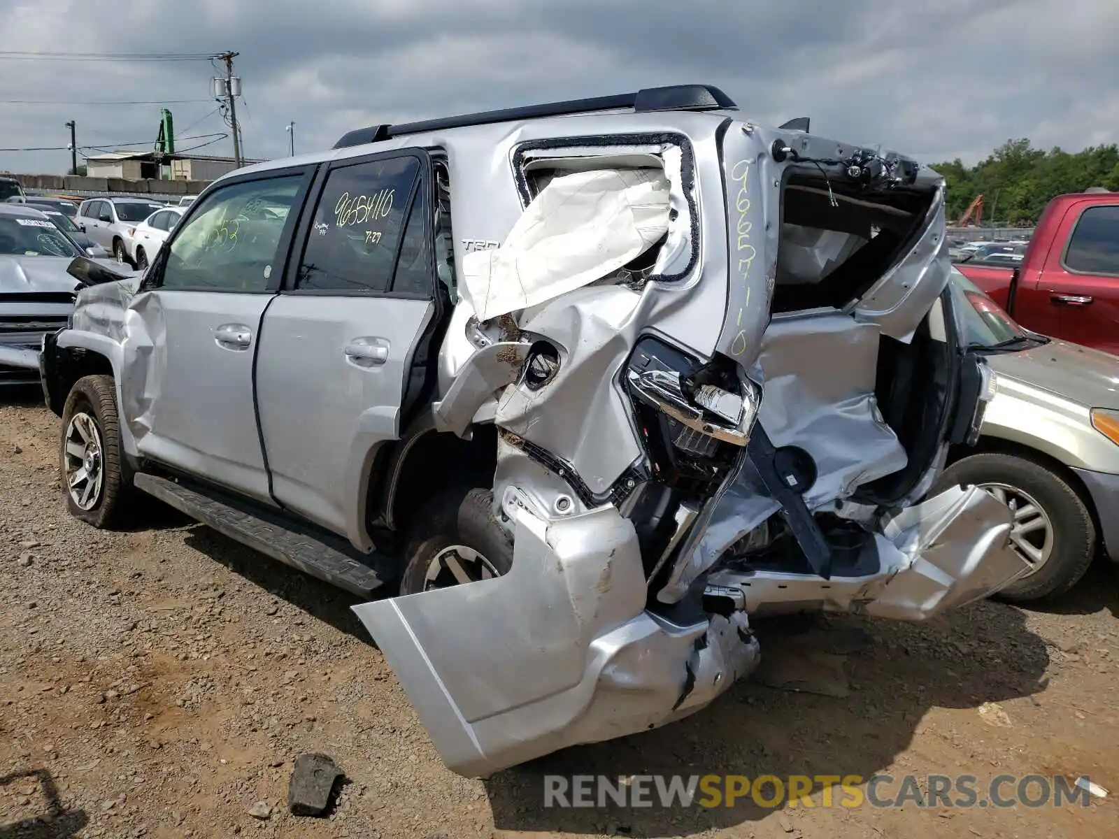 3 Photograph of a damaged car JTERU5JR2M5927933 TOYOTA 4RUNNER 2021