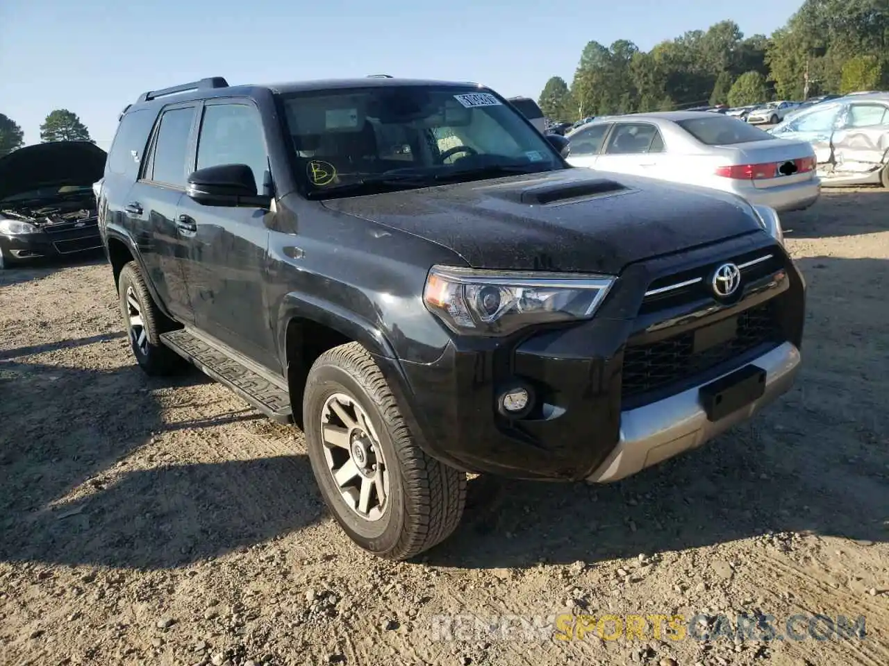 1 Photograph of a damaged car JTERU5JR2M5933604 TOYOTA 4RUNNER 2021