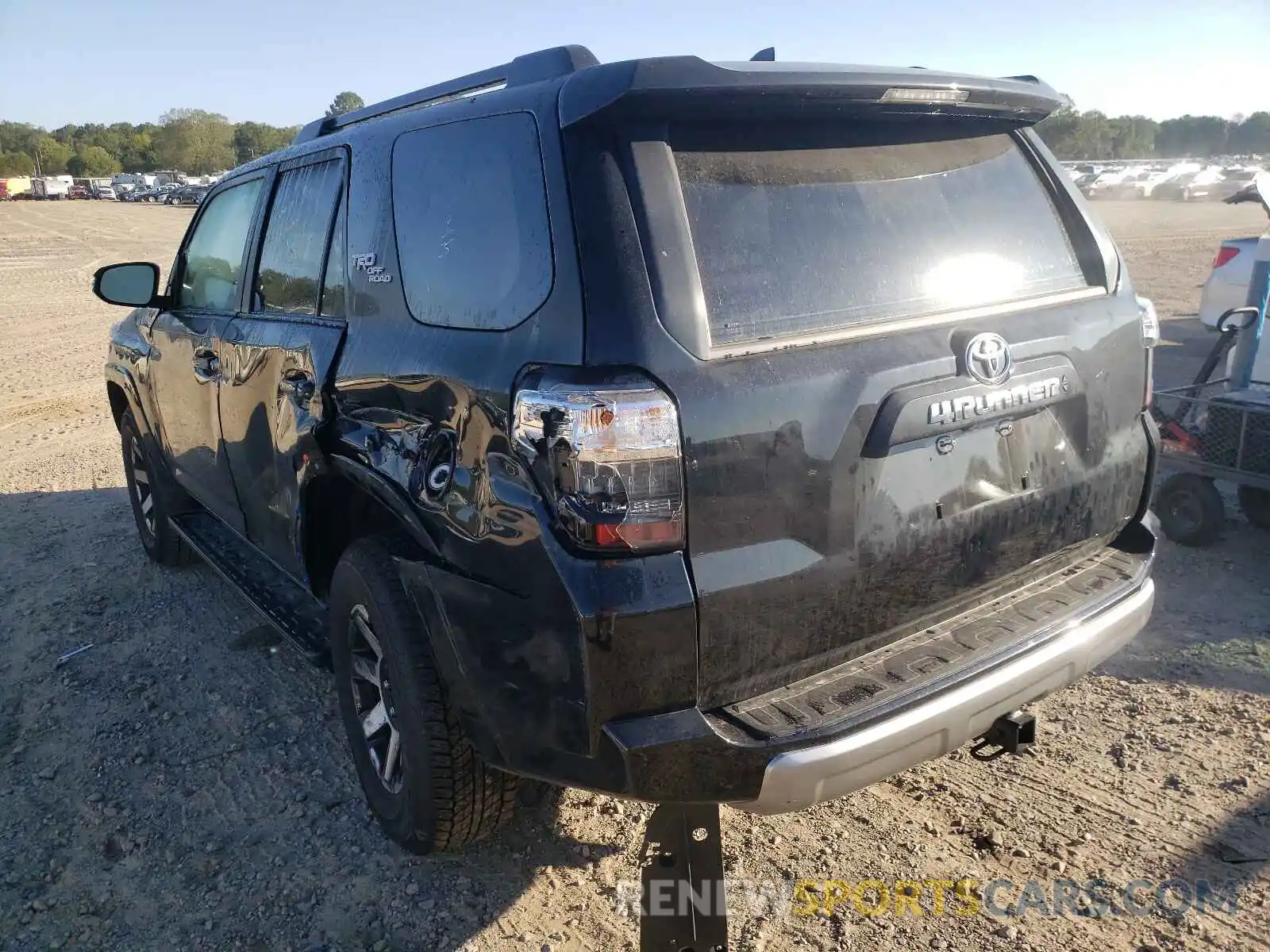 3 Photograph of a damaged car JTERU5JR2M5933604 TOYOTA 4RUNNER 2021