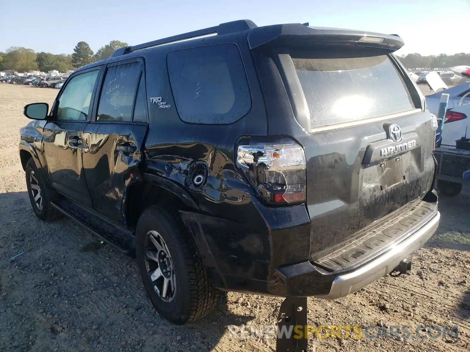 9 Photograph of a damaged car JTERU5JR2M5933604 TOYOTA 4RUNNER 2021