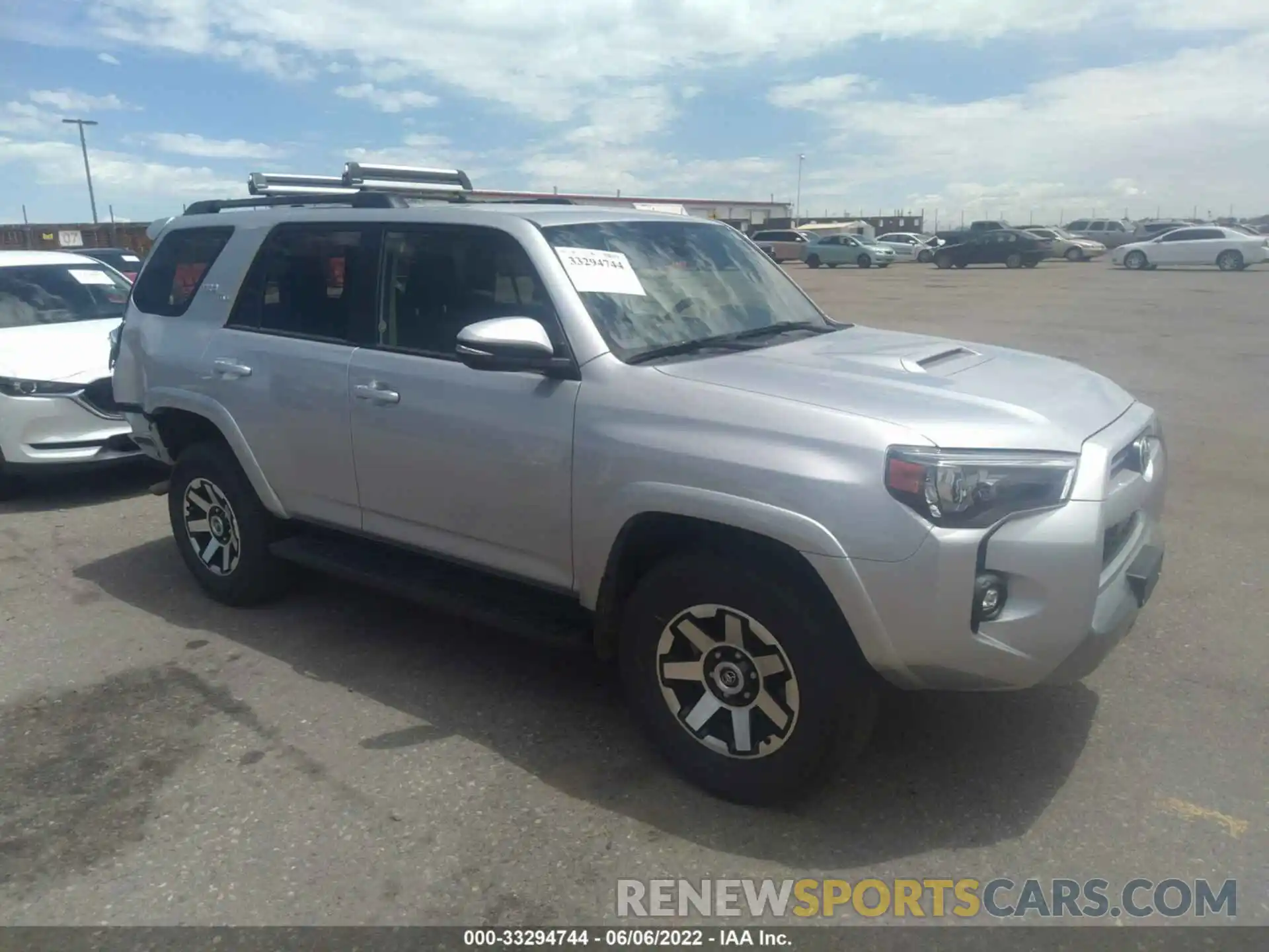 1 Photograph of a damaged car JTERU5JR2M5933974 TOYOTA 4RUNNER 2021