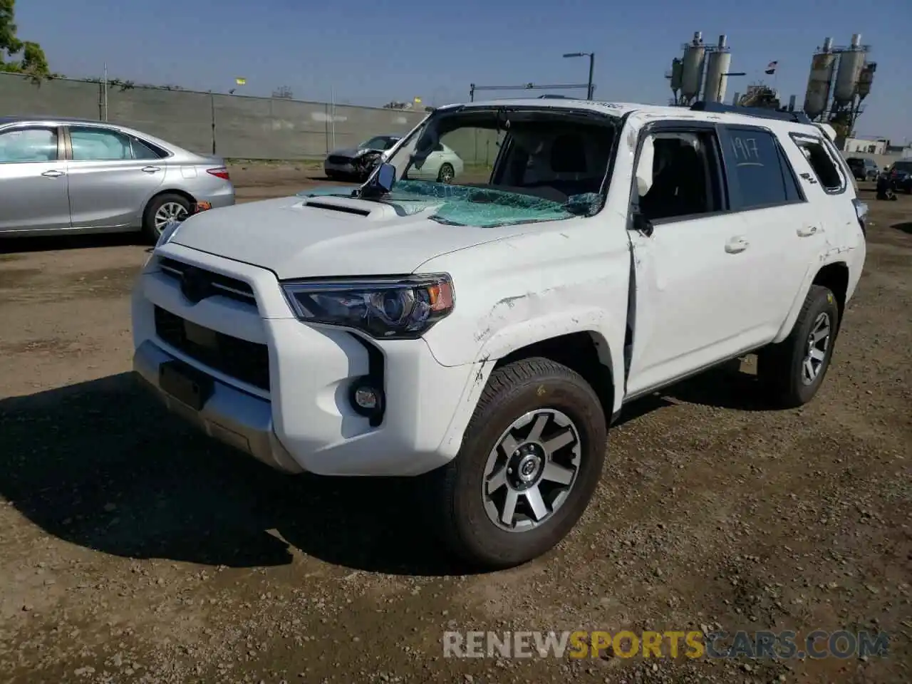 2 Photograph of a damaged car JTERU5JR3M5881917 TOYOTA 4RUNNER 2021