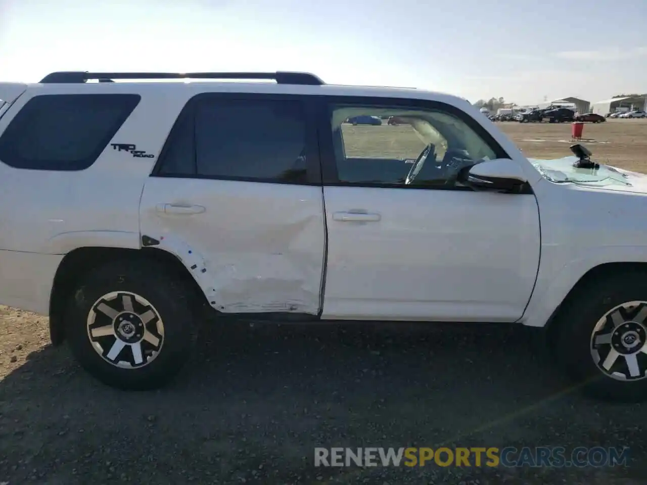 9 Photograph of a damaged car JTERU5JR3M5881917 TOYOTA 4RUNNER 2021