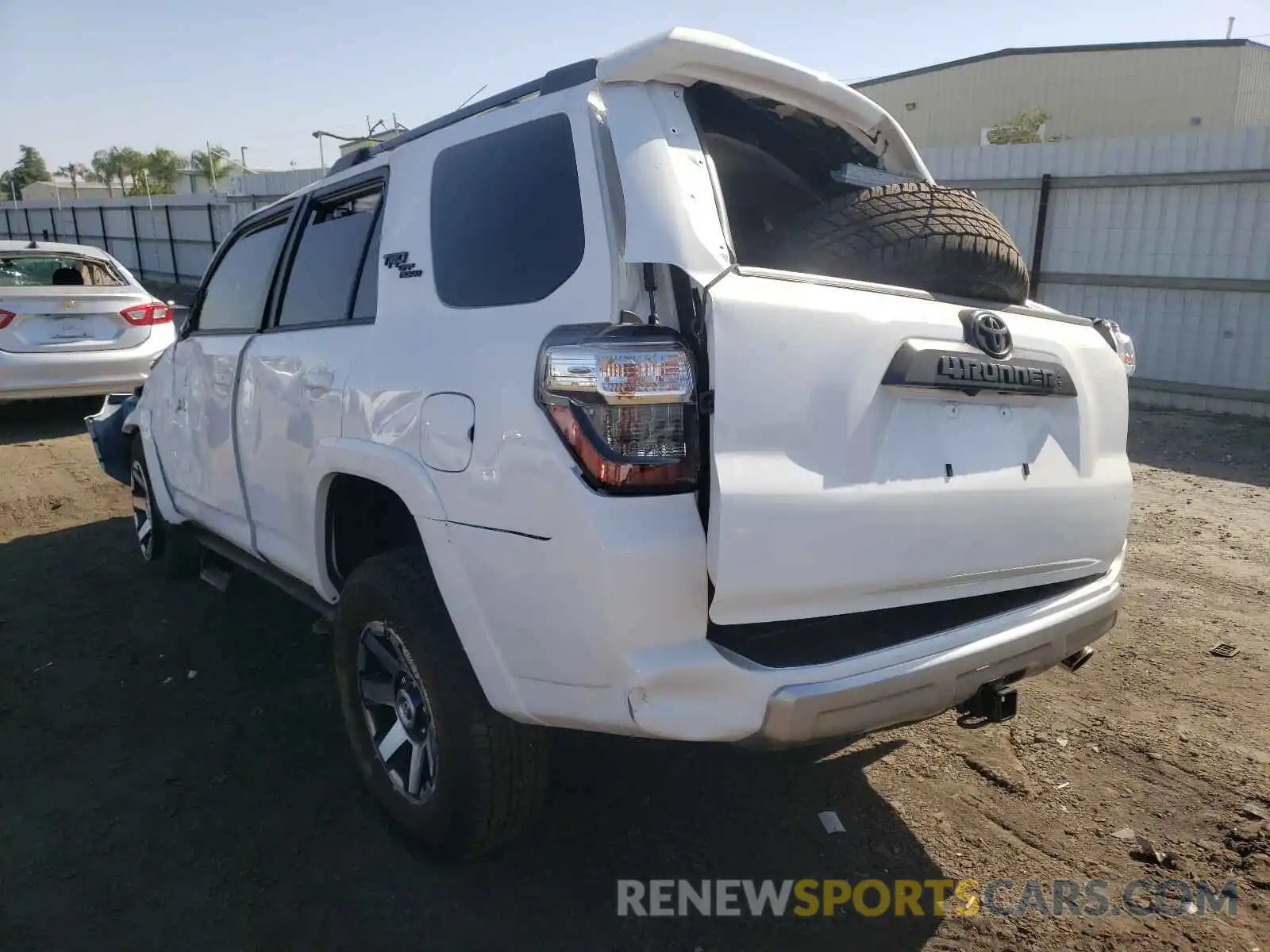 3 Photograph of a damaged car JTERU5JR3M5917248 TOYOTA 4RUNNER 2021