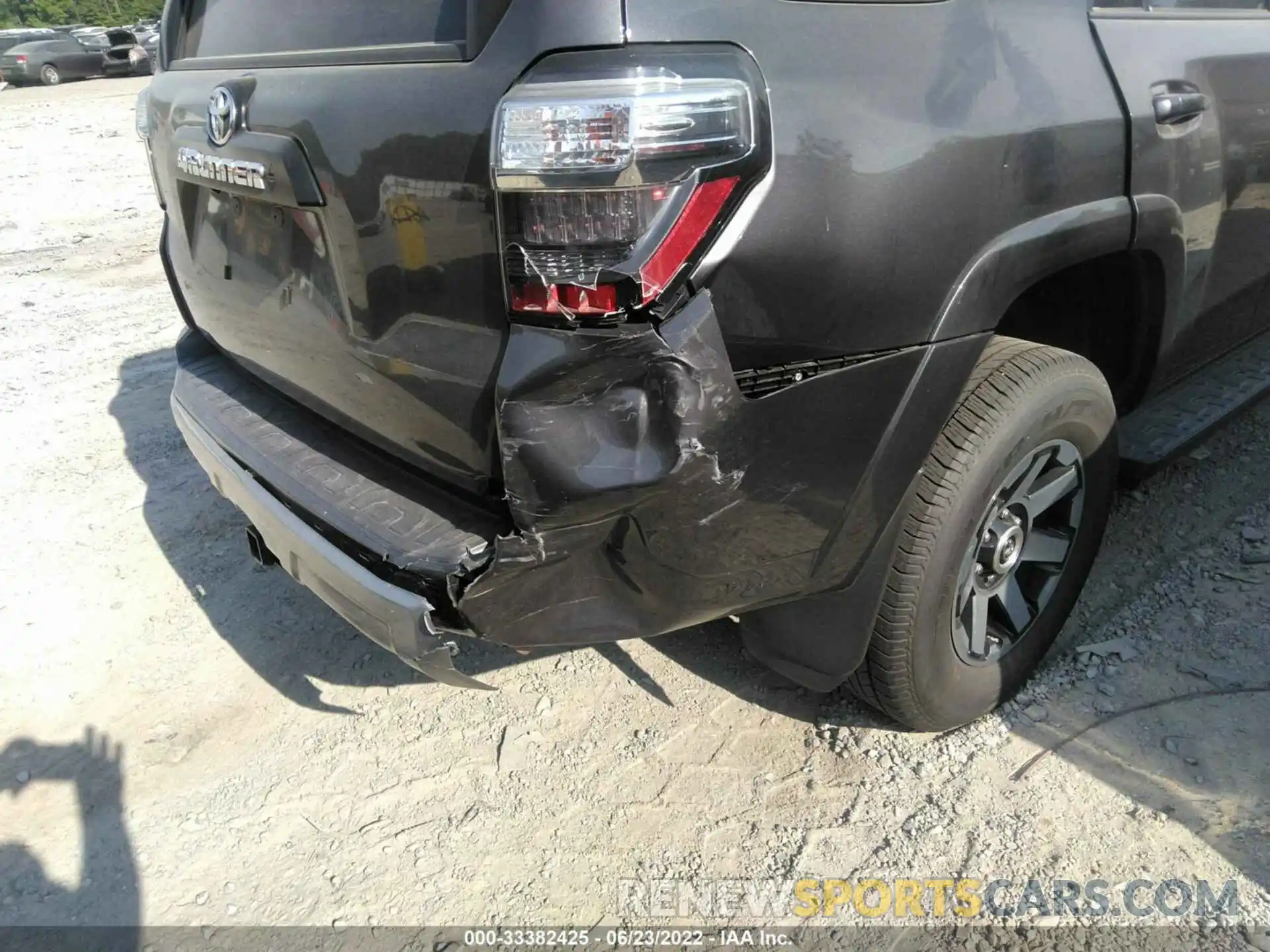 6 Photograph of a damaged car JTERU5JR3M5920716 TOYOTA 4RUNNER 2021