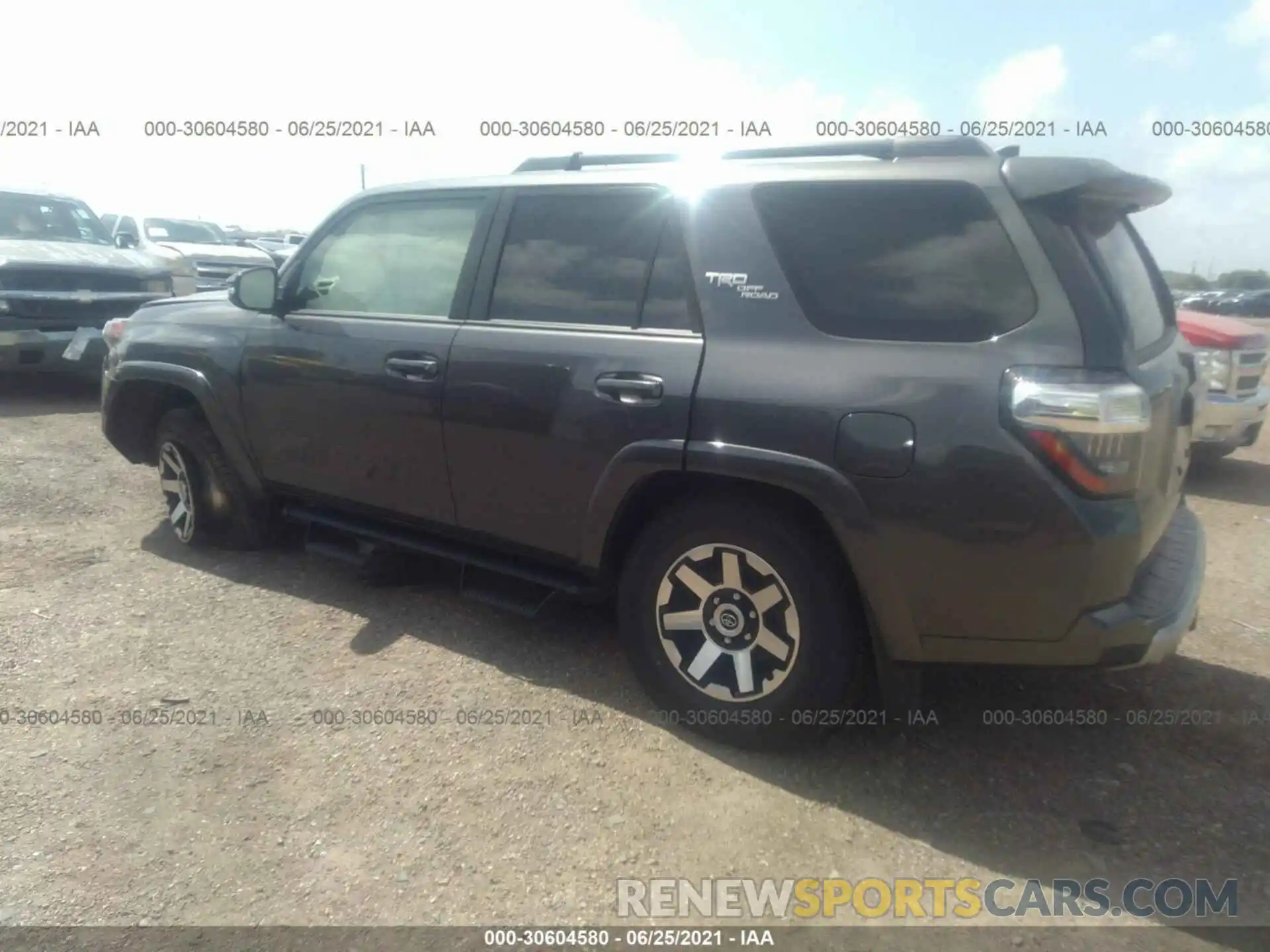 3 Photograph of a damaged car JTERU5JR3M5924362 TOYOTA 4RUNNER 2021