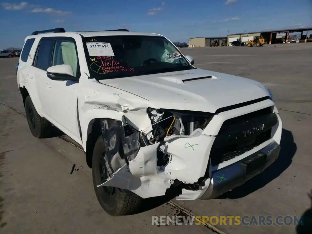 1 Photograph of a damaged car JTERU5JR3M5935863 TOYOTA 4RUNNER 2021