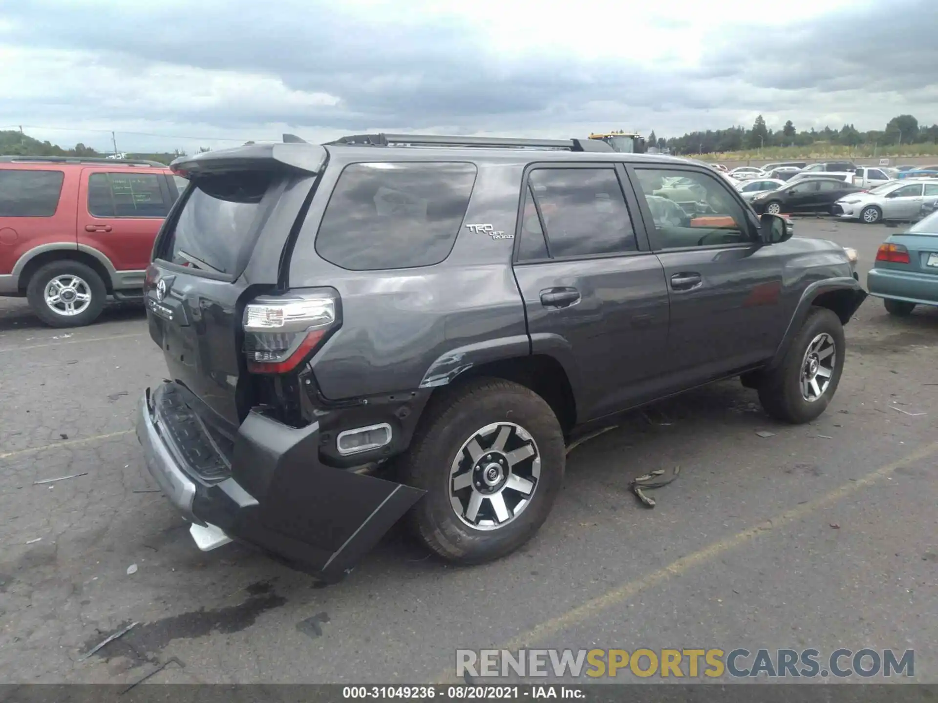 4 Photograph of a damaged car JTERU5JR3M5939931 TOYOTA 4RUNNER 2021