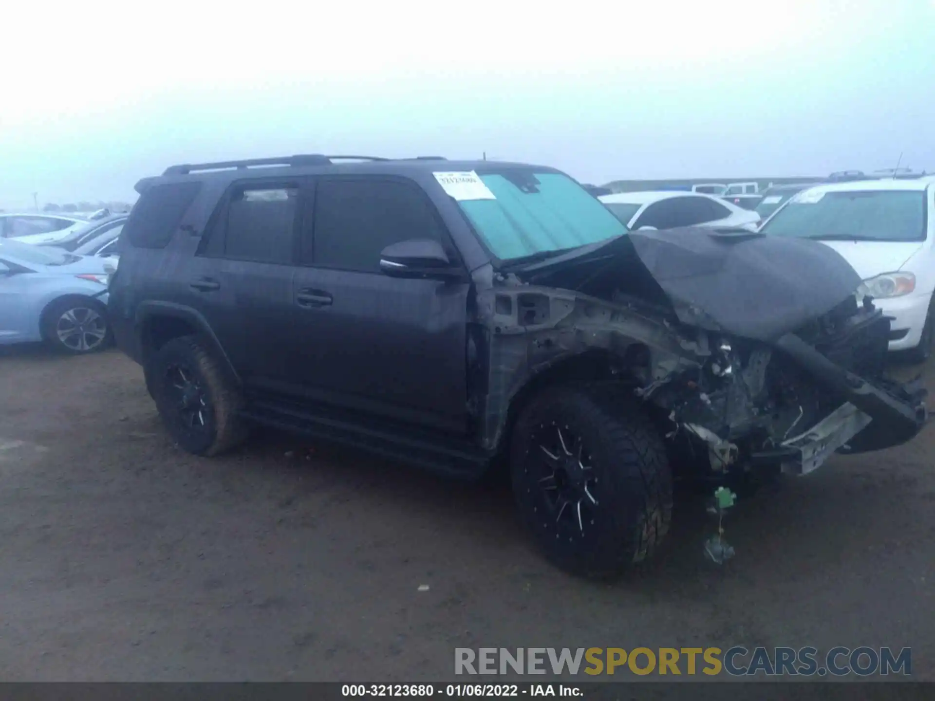 1 Photograph of a damaged car JTERU5JR4M5842205 TOYOTA 4RUNNER 2021