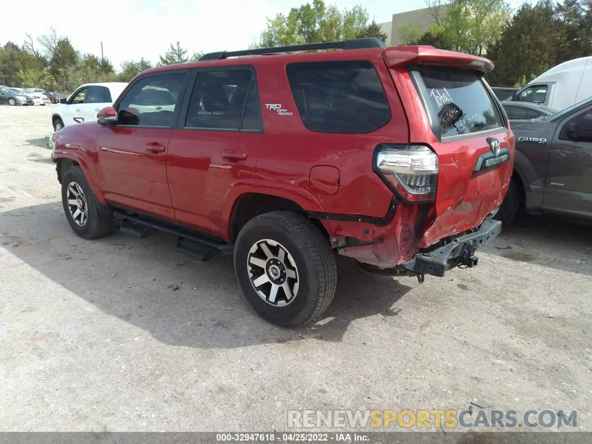 3 Photograph of a damaged car JTERU5JR4M5846061 TOYOTA 4RUNNER 2021