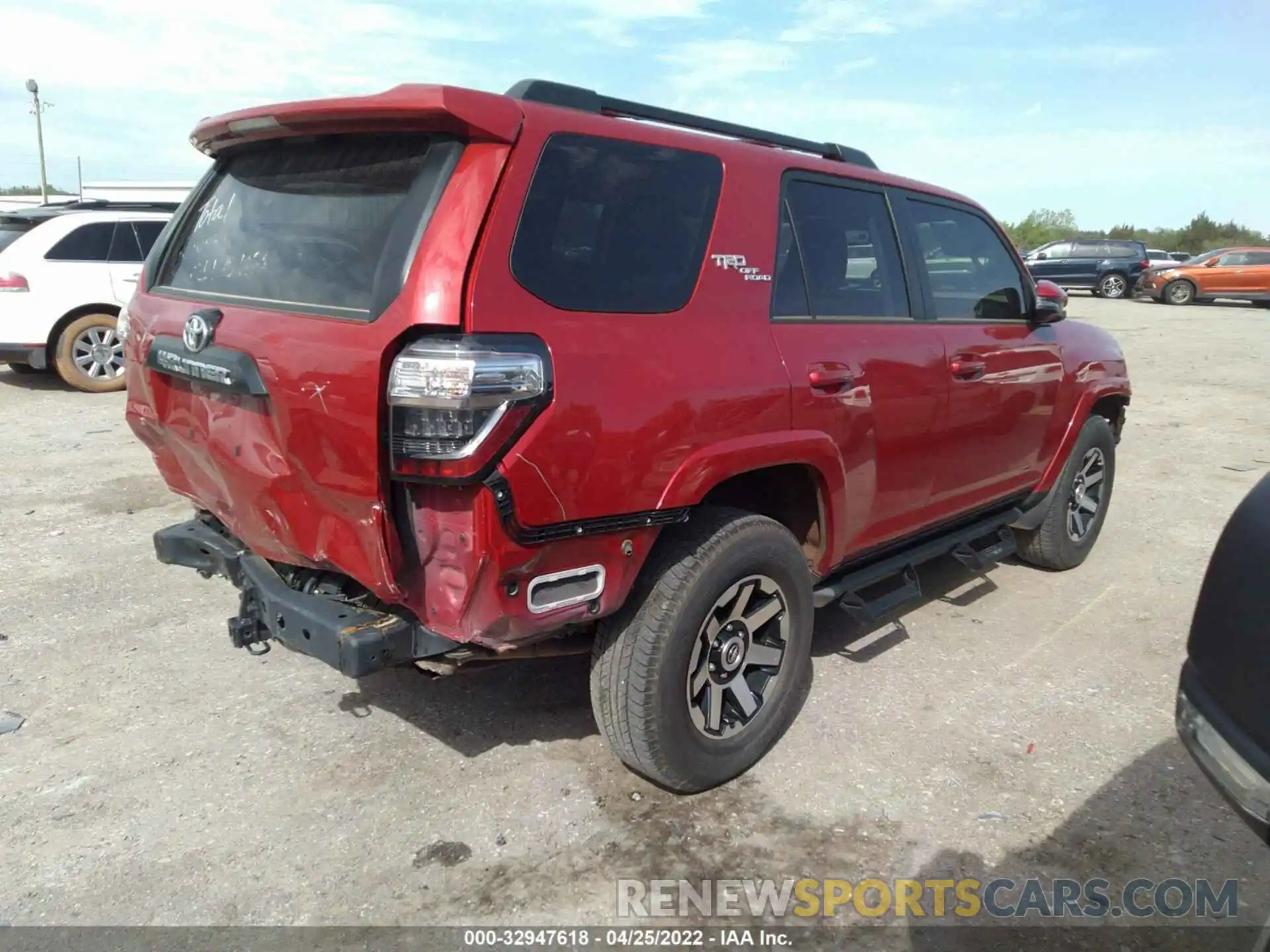 4 Фотография поврежденного автомобиля JTERU5JR4M5846061 TOYOTA 4RUNNER 2021