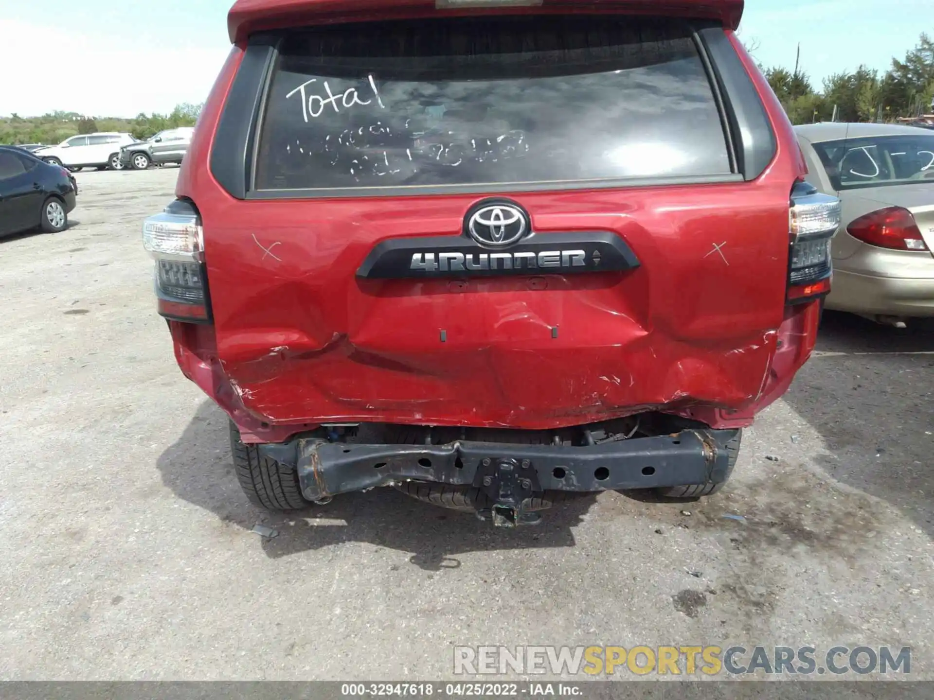 6 Photograph of a damaged car JTERU5JR4M5846061 TOYOTA 4RUNNER 2021