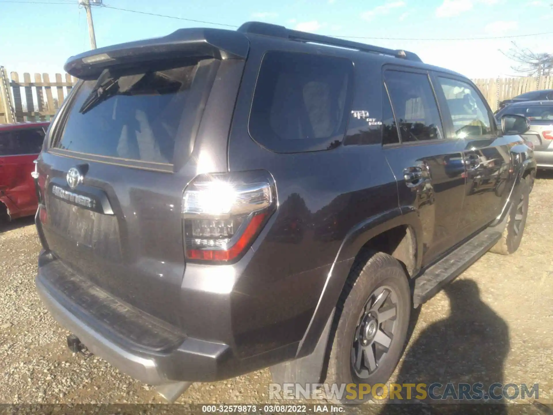 4 Фотография поврежденного автомобиля JTERU5JR4M5847808 TOYOTA 4RUNNER 2021