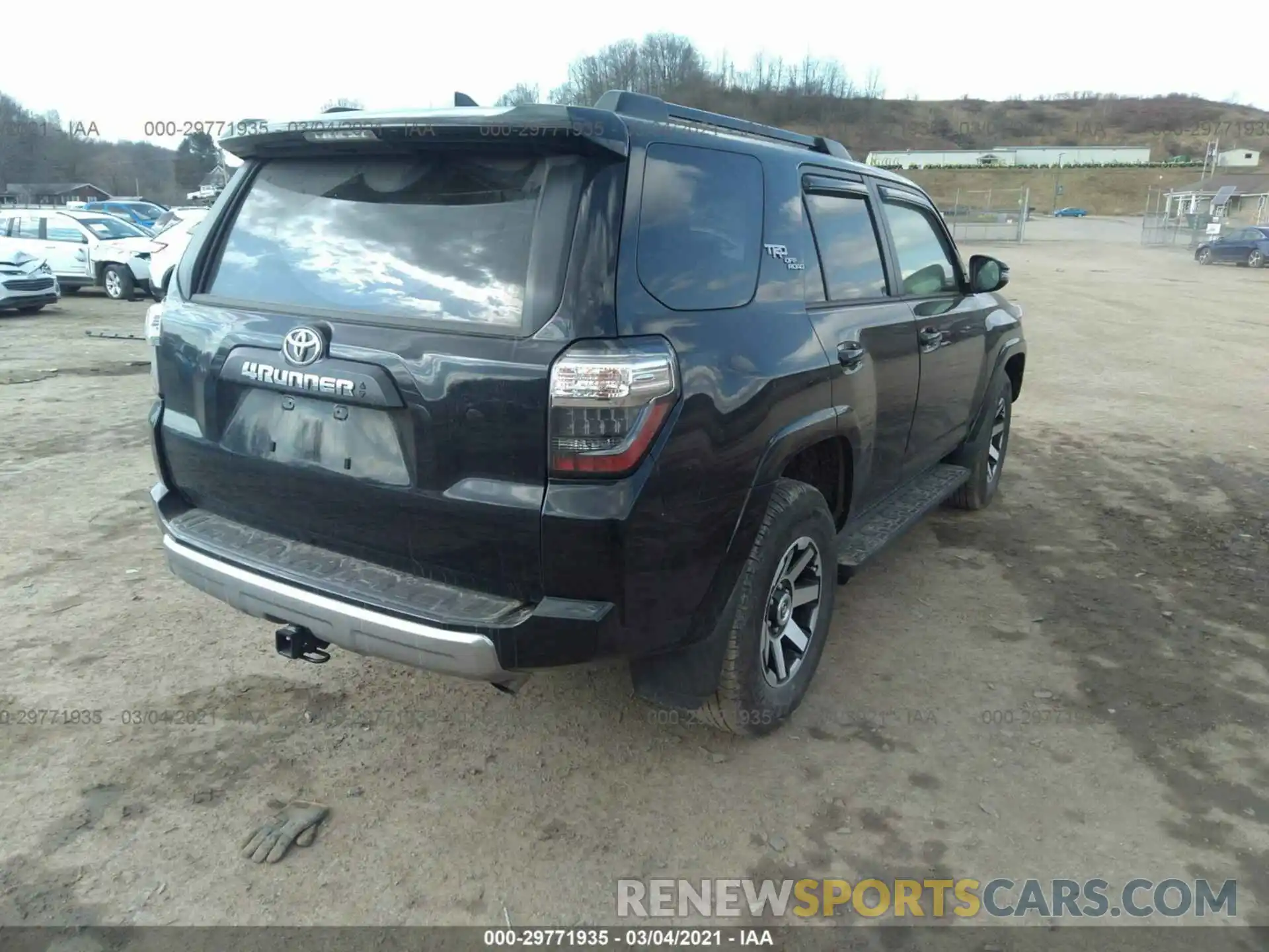 4 Фотография поврежденного автомобиля JTERU5JR4M5856430 TOYOTA 4RUNNER 2021