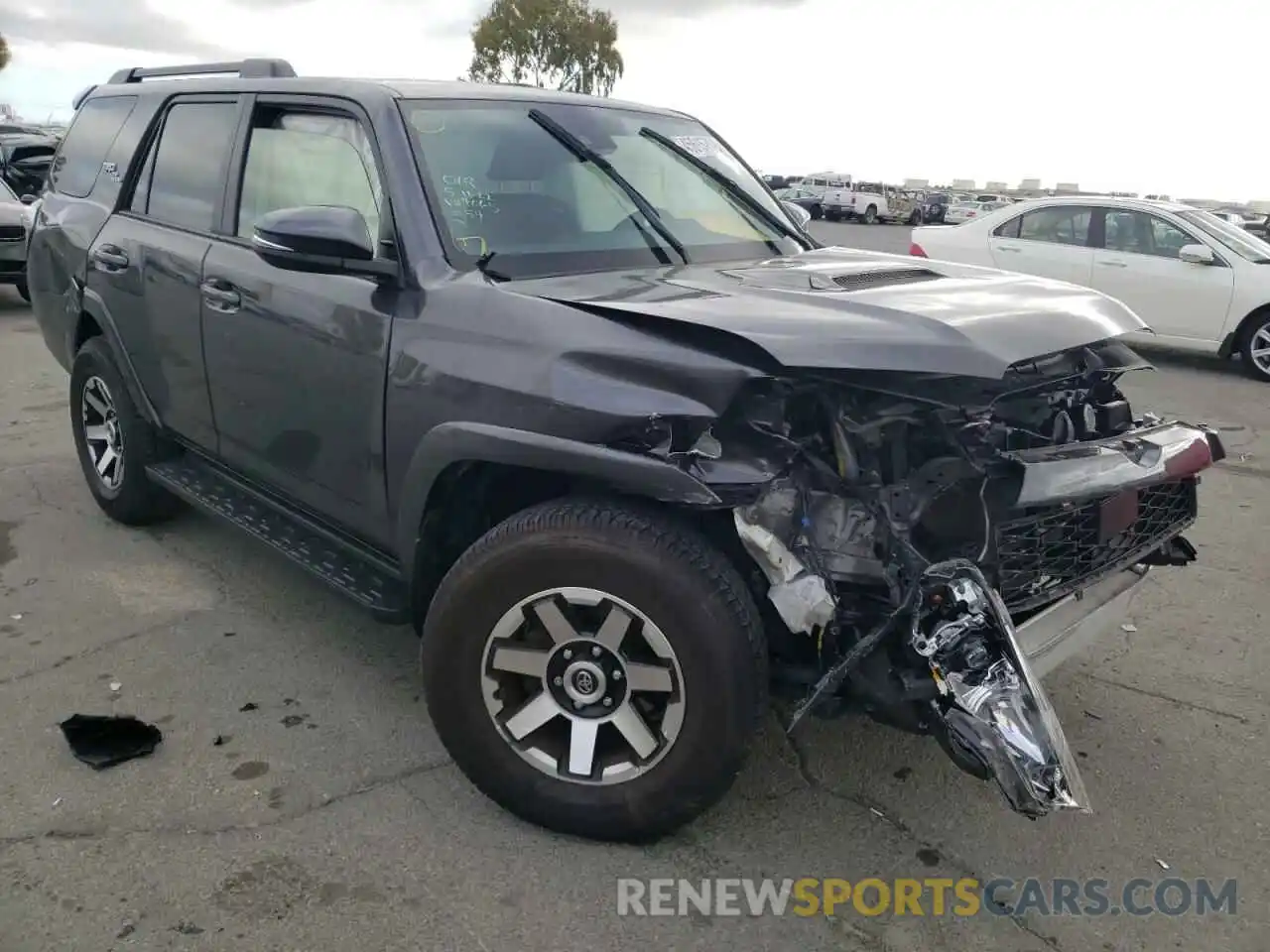 1 Photograph of a damaged car JTERU5JR4M5884065 TOYOTA 4RUNNER 2021