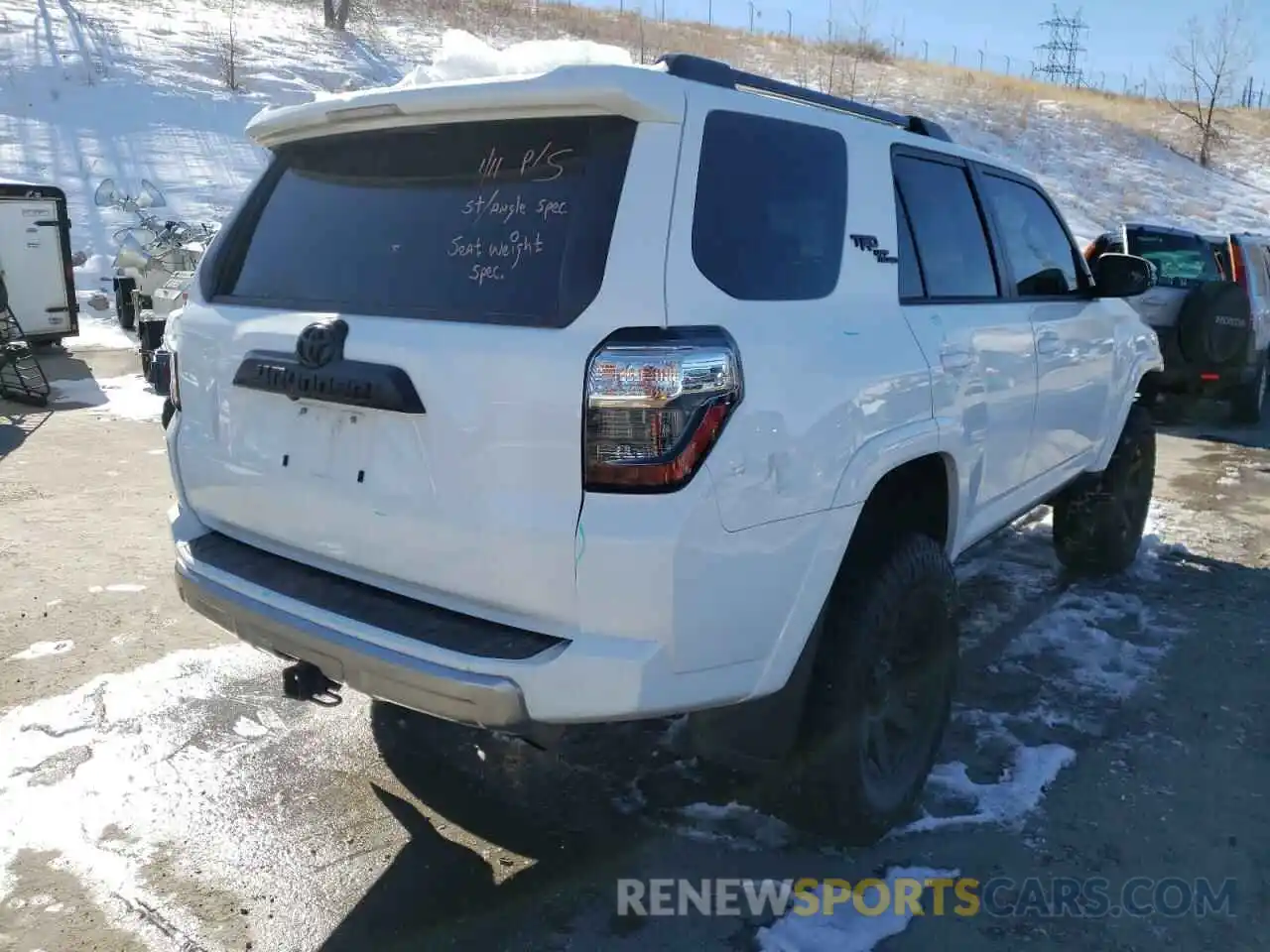 4 Photograph of a damaged car JTERU5JR4M5920725 TOYOTA 4RUNNER 2021