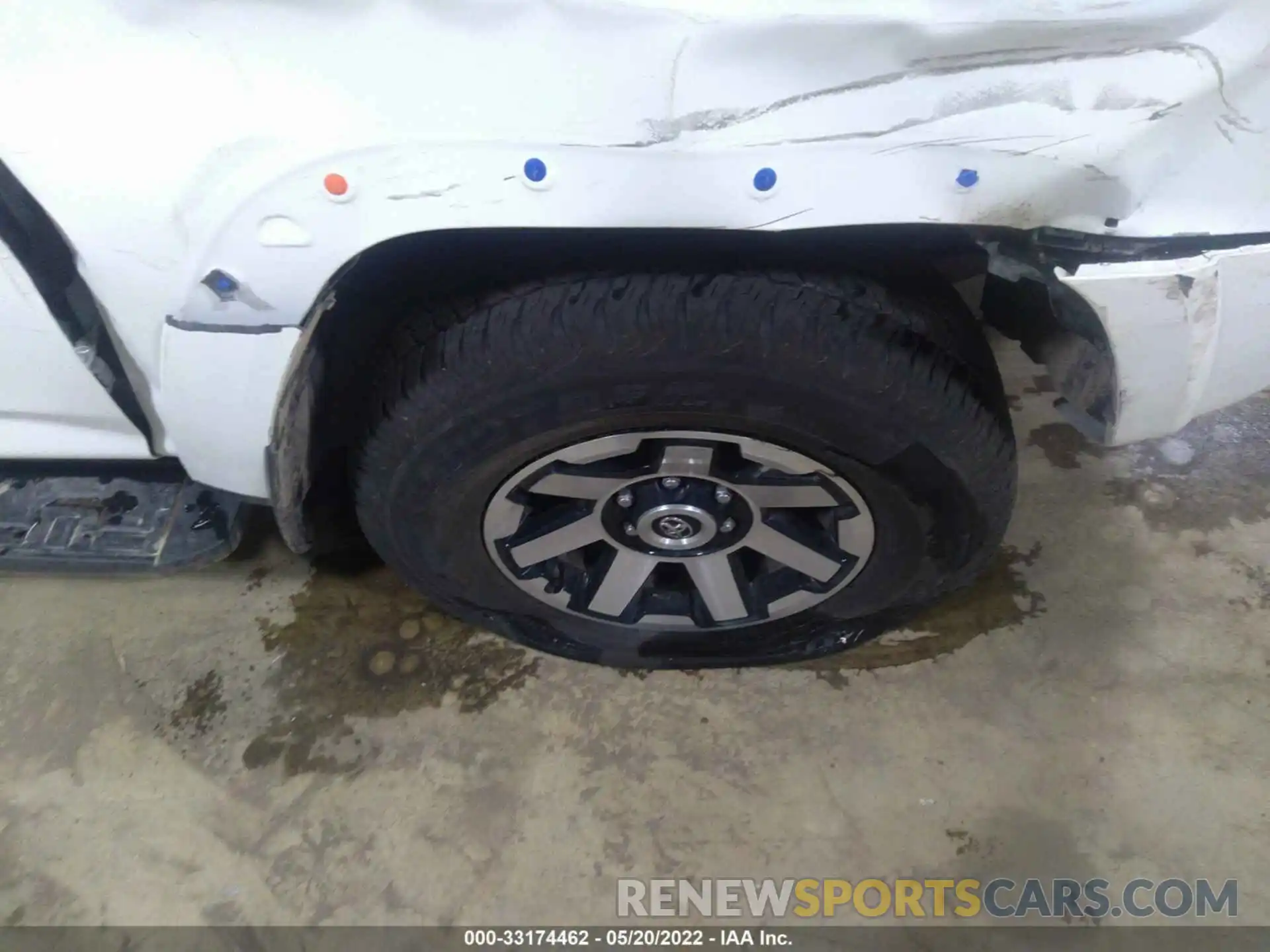 15 Photograph of a damaged car JTERU5JR4M5935581 TOYOTA 4RUNNER 2021