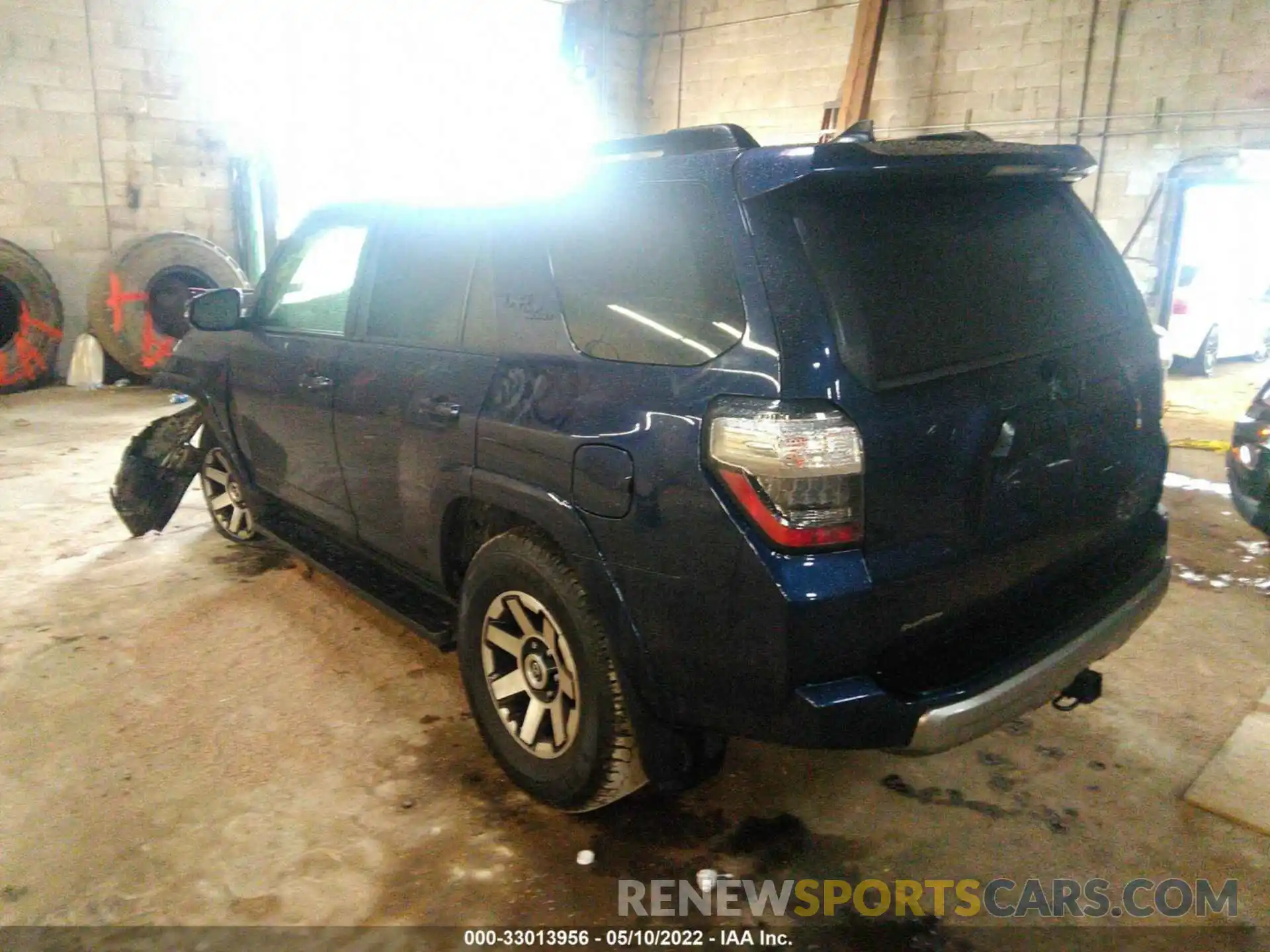 3 Фотография поврежденного автомобиля JTERU5JR4M5939498 TOYOTA 4RUNNER 2021