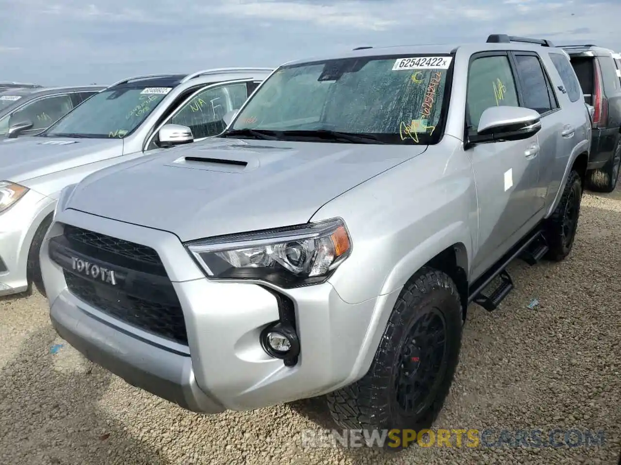 2 Photograph of a damaged car JTERU5JR4M5959220 TOYOTA 4RUNNER 2021