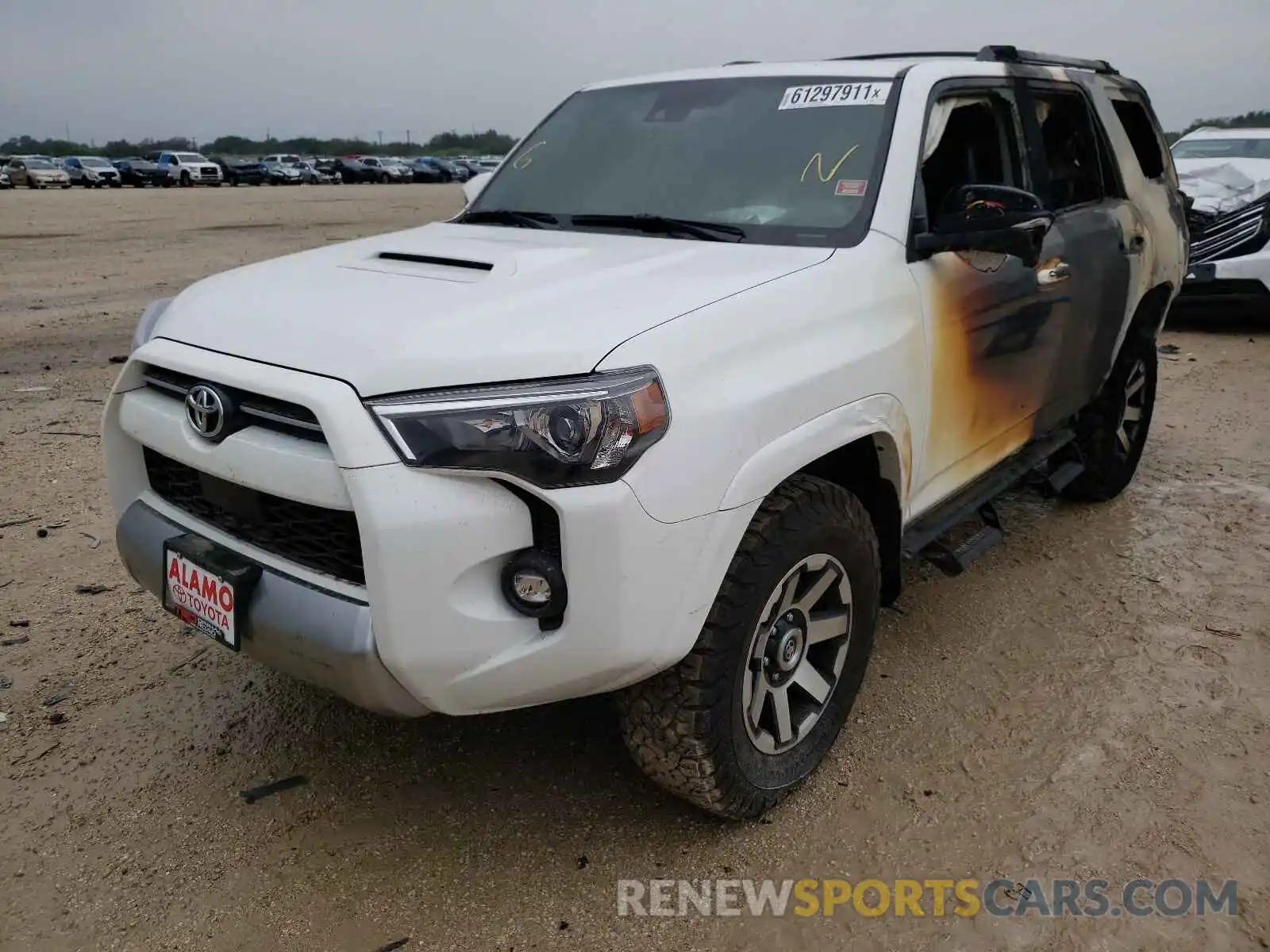 2 Photograph of a damaged car JTERU5JR4M5963901 TOYOTA 4RUNNER 2021