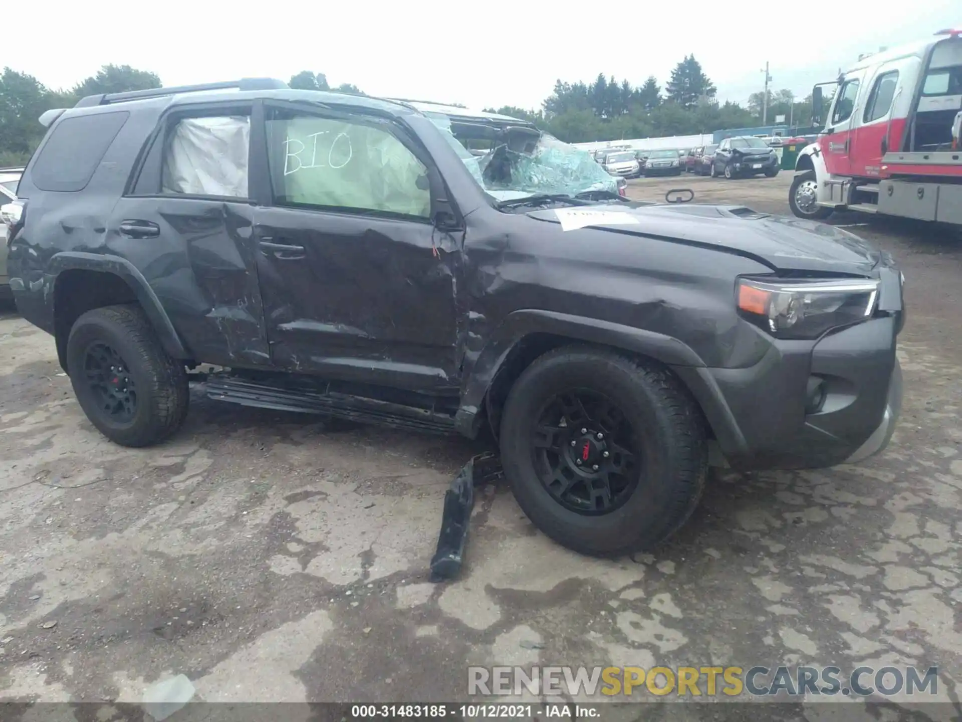 1 Photograph of a damaged car JTERU5JR5M5838471 TOYOTA 4RUNNER 2021