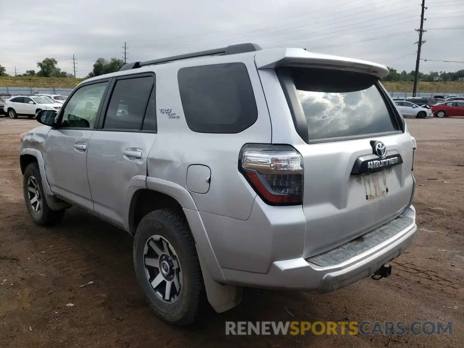 3 Photograph of a damaged car JTERU5JR5M5851625 TOYOTA 4RUNNER 2021