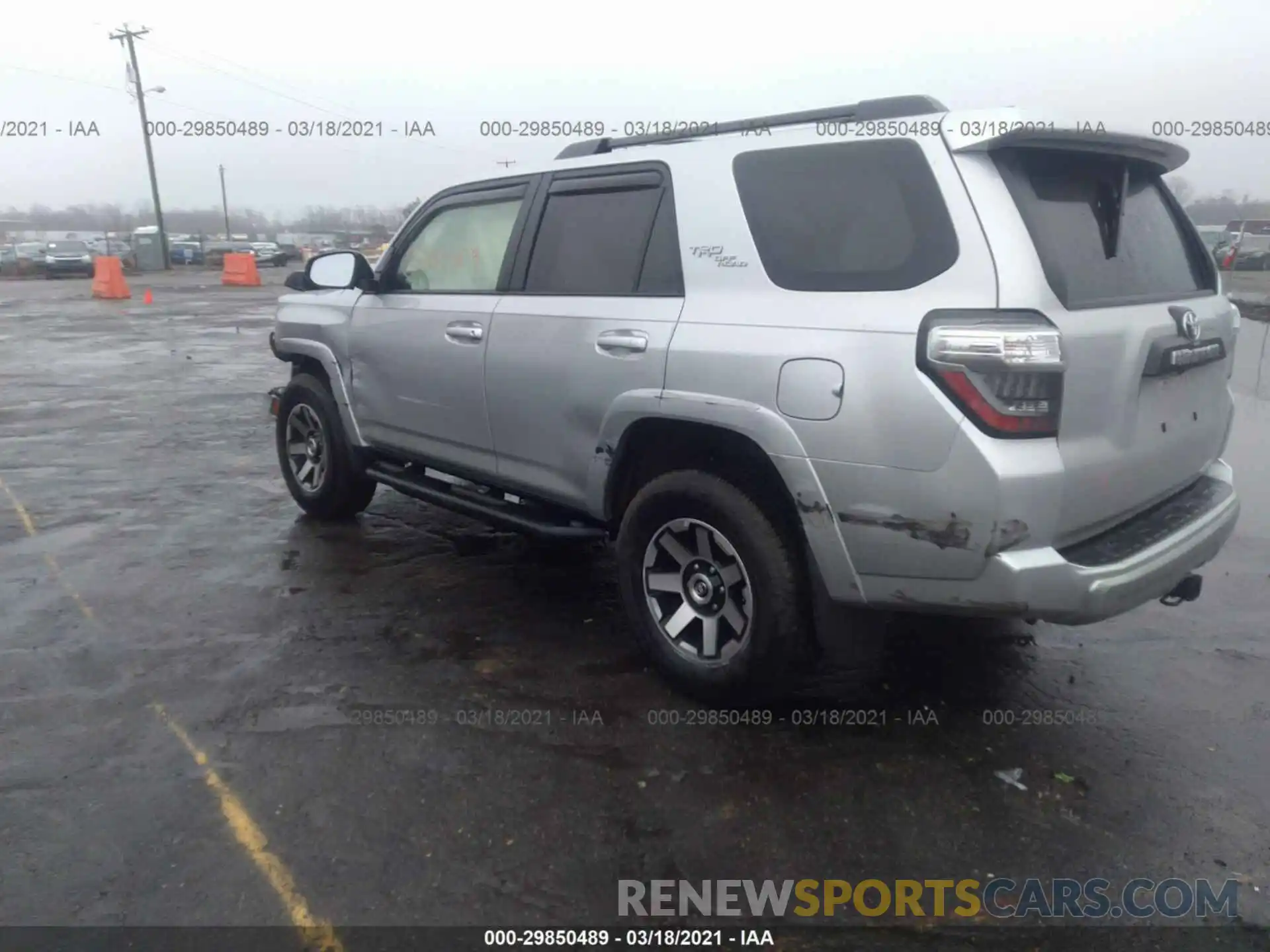 3 Photograph of a damaged car JTERU5JR5M5879411 TOYOTA 4RUNNER 2021